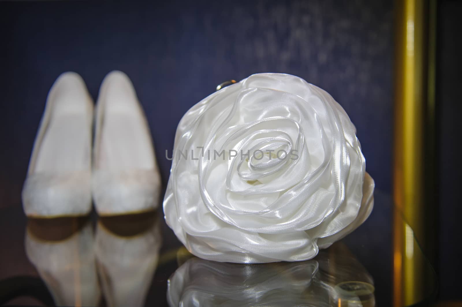 wedding handbag bride in the form of roses