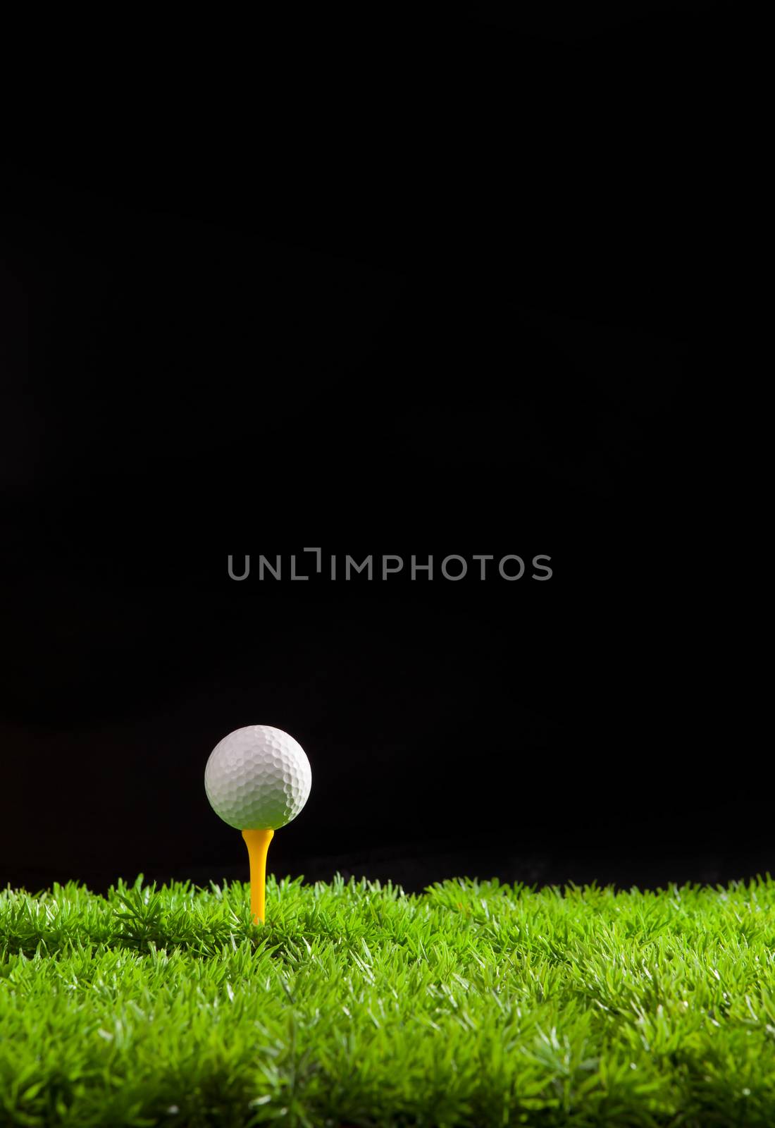 golf sport and green  by khunaspix