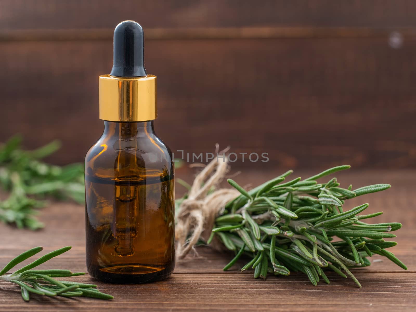 Rosemary essential oil by fascinadora