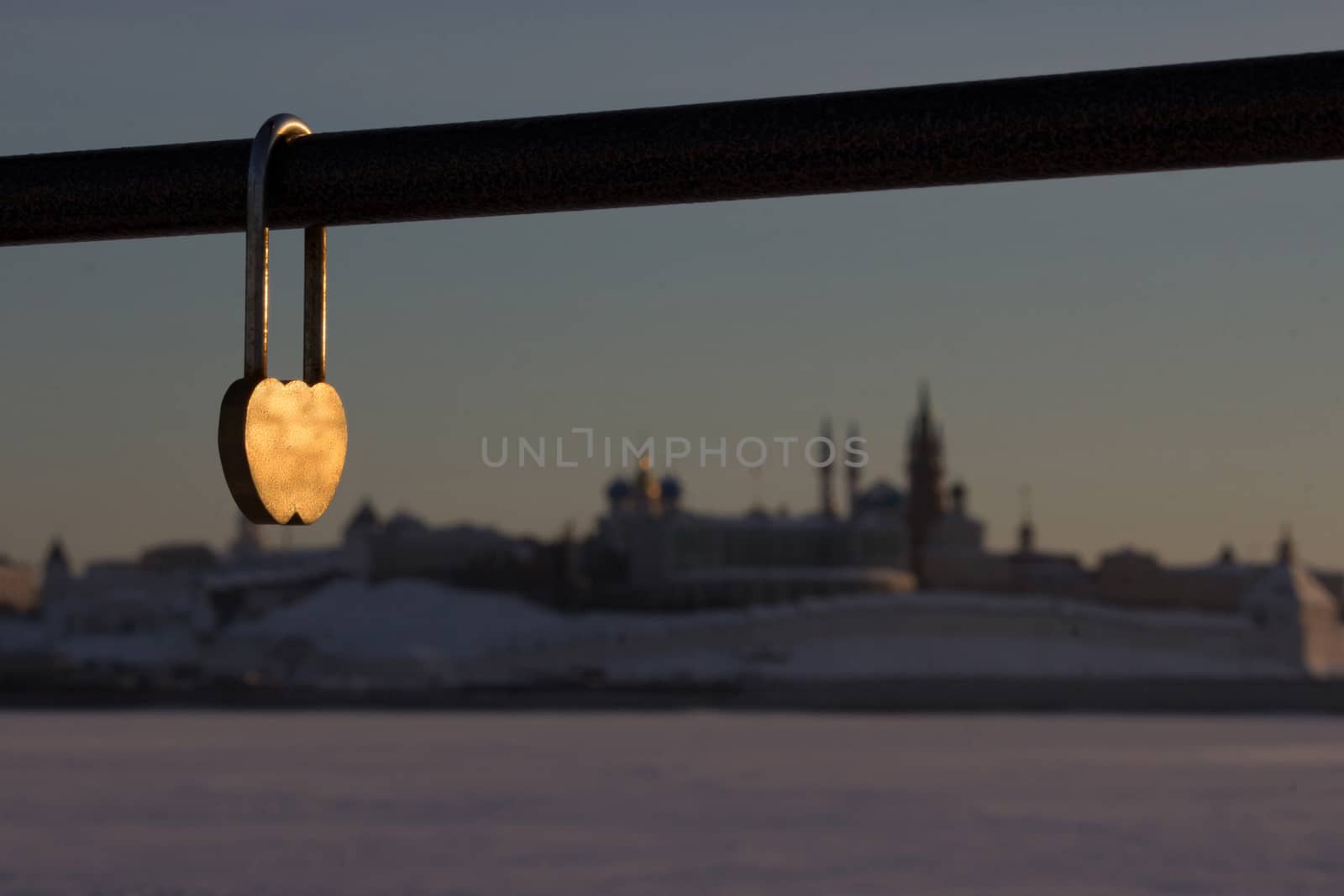 heart shaped padlock on the kazan kremlin background