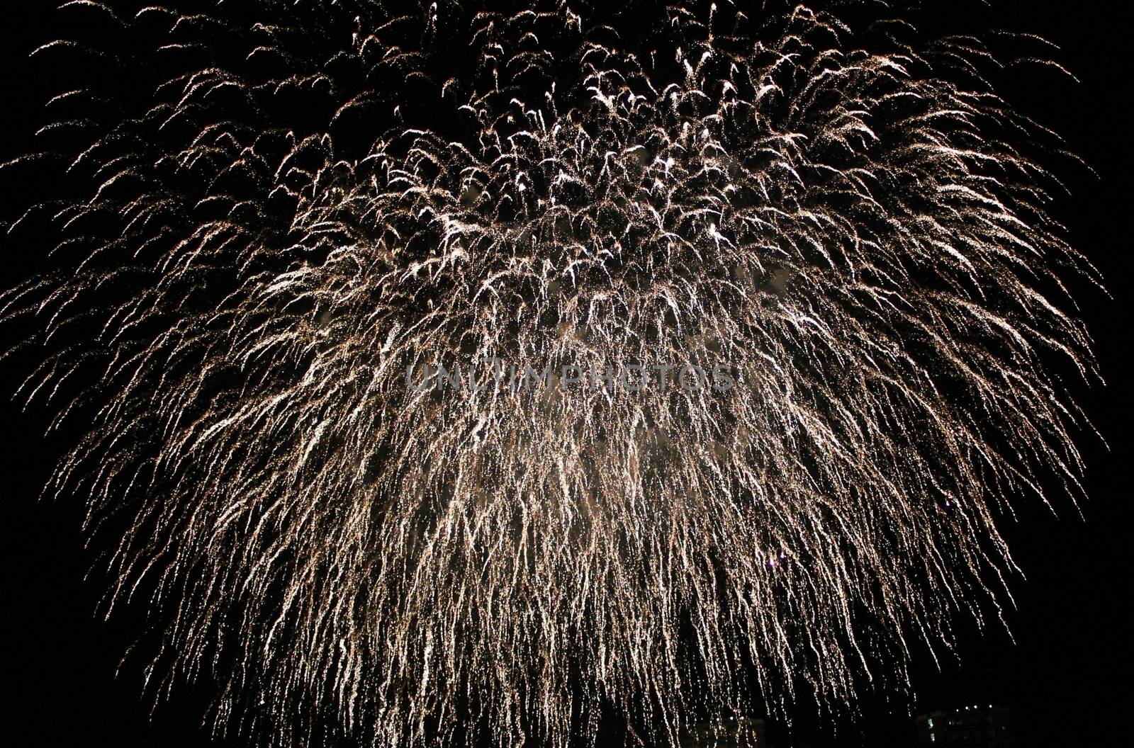 Fireworks light up the sky with dazzling display by cheekylorns