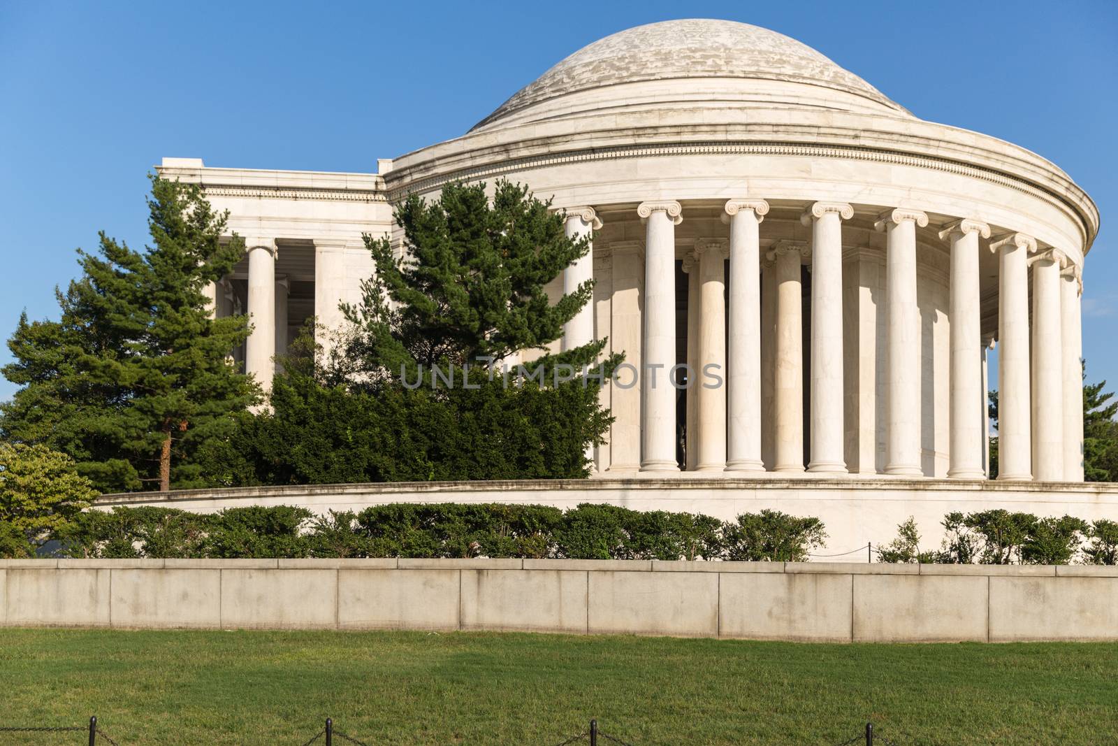 The Thomas Jefferson Memorial by chrisukphoto