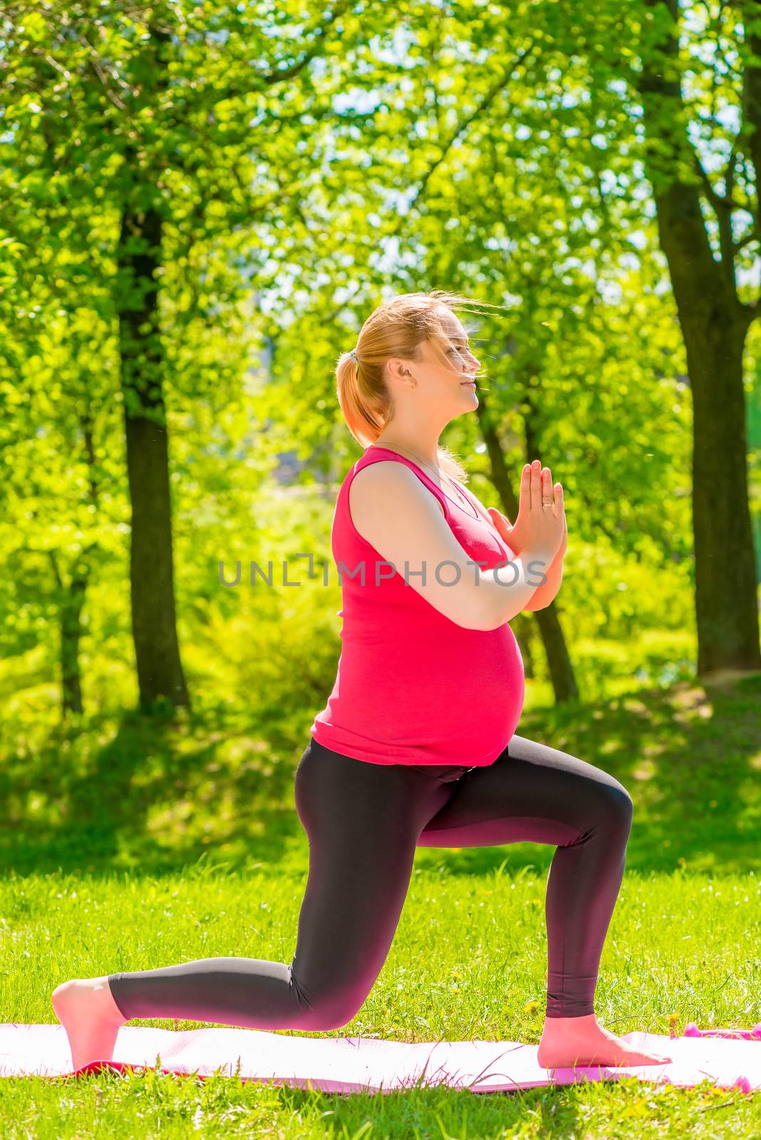 athletic girl leads an active lifestyle during pregnancy by kosmsos111