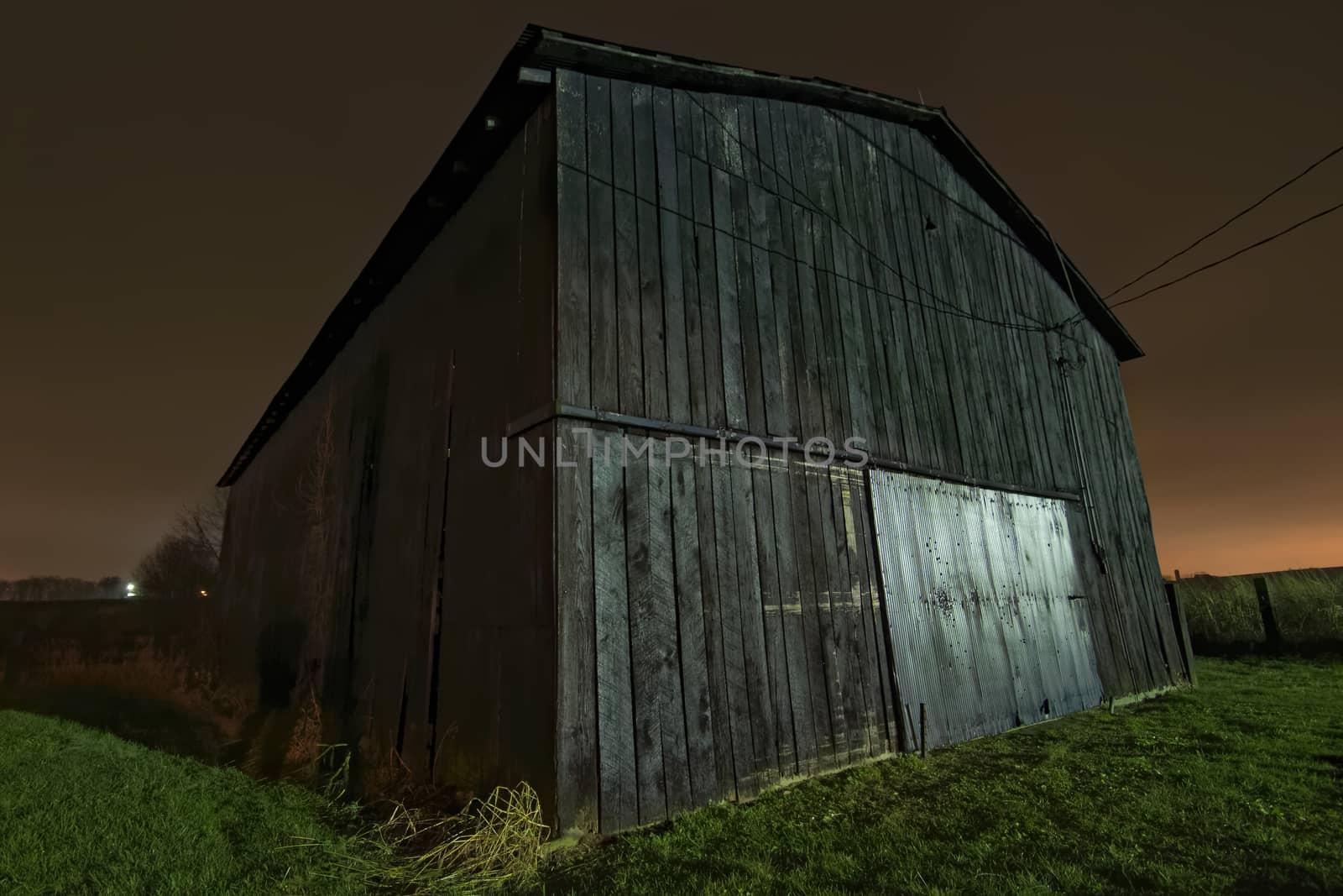 A barn in Kentucky at nighttime.