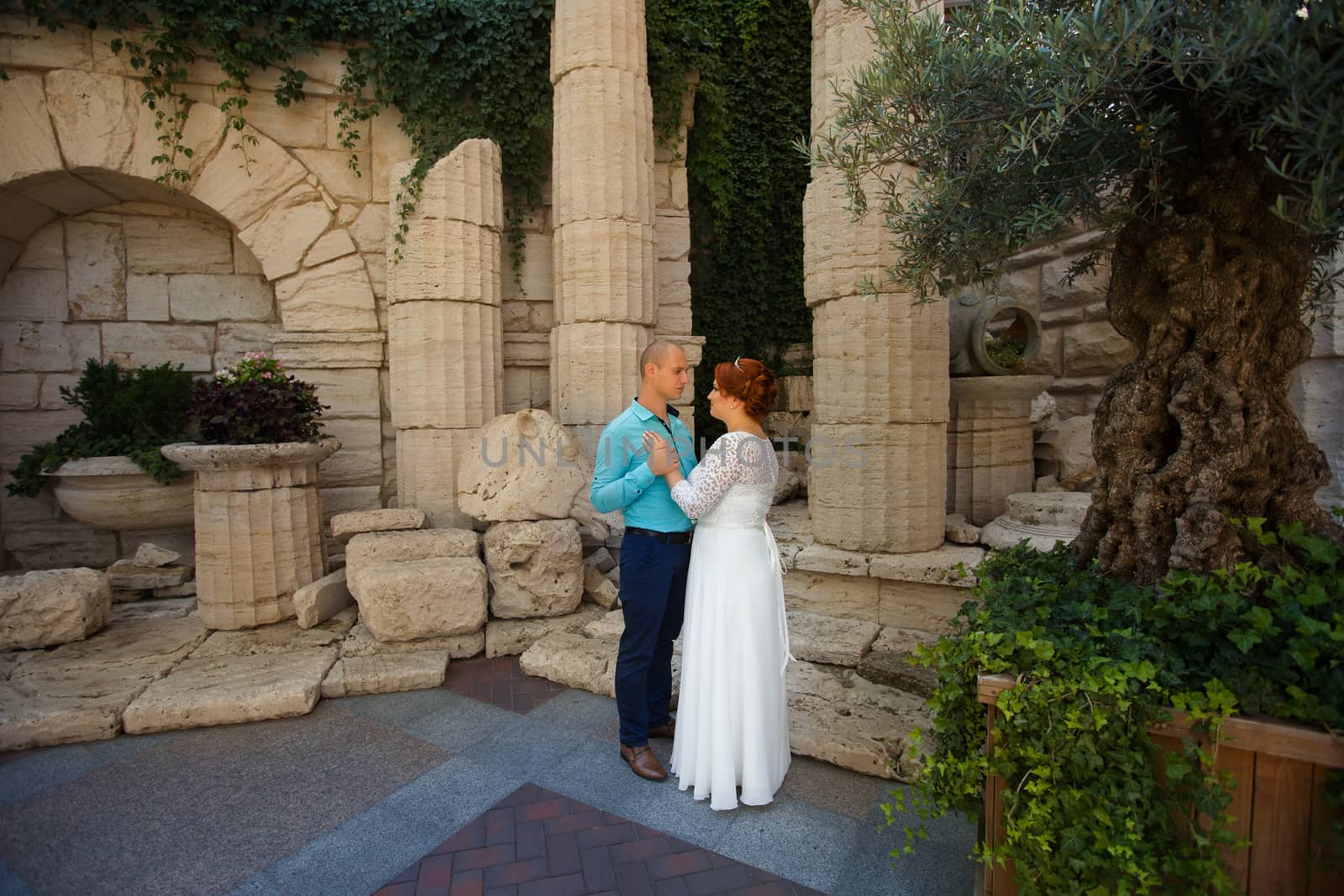 Beautiful bride and groom. Just merried. by lanser314