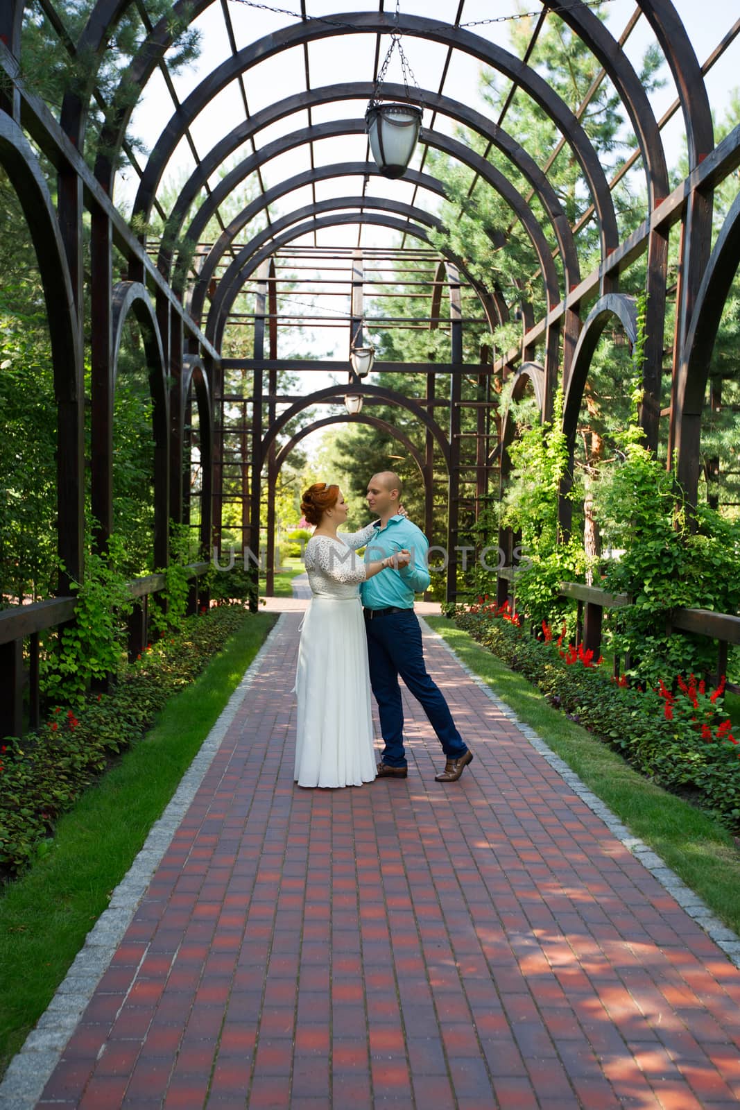 Beautiful bride and groom. Just merried. by lanser314