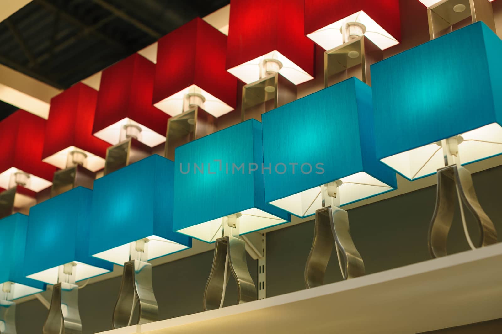 Red and blue lights included in room