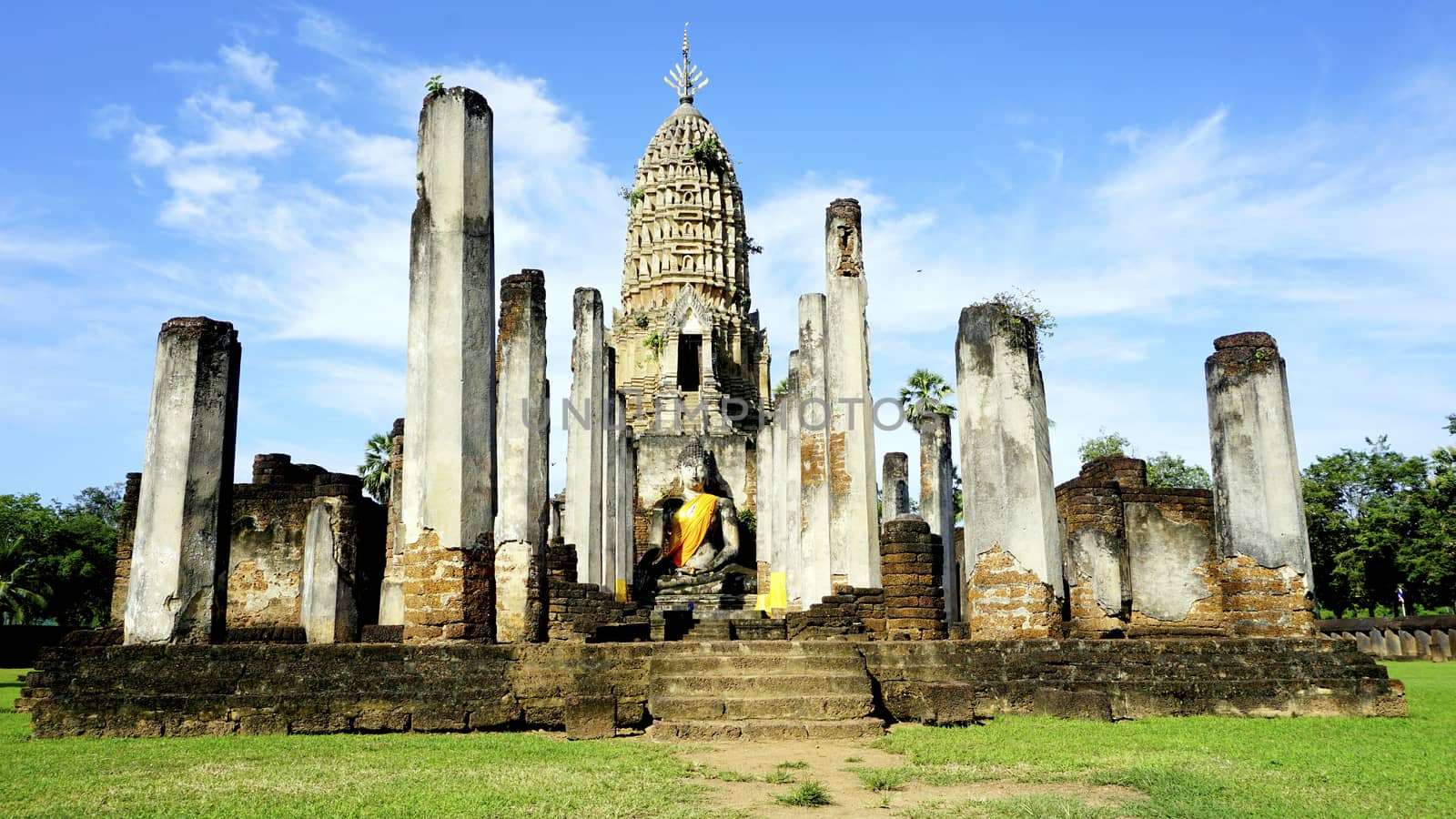 Wat Phra Si Rattana Mahathat Echliyong in Sukhothai temple world heritage


