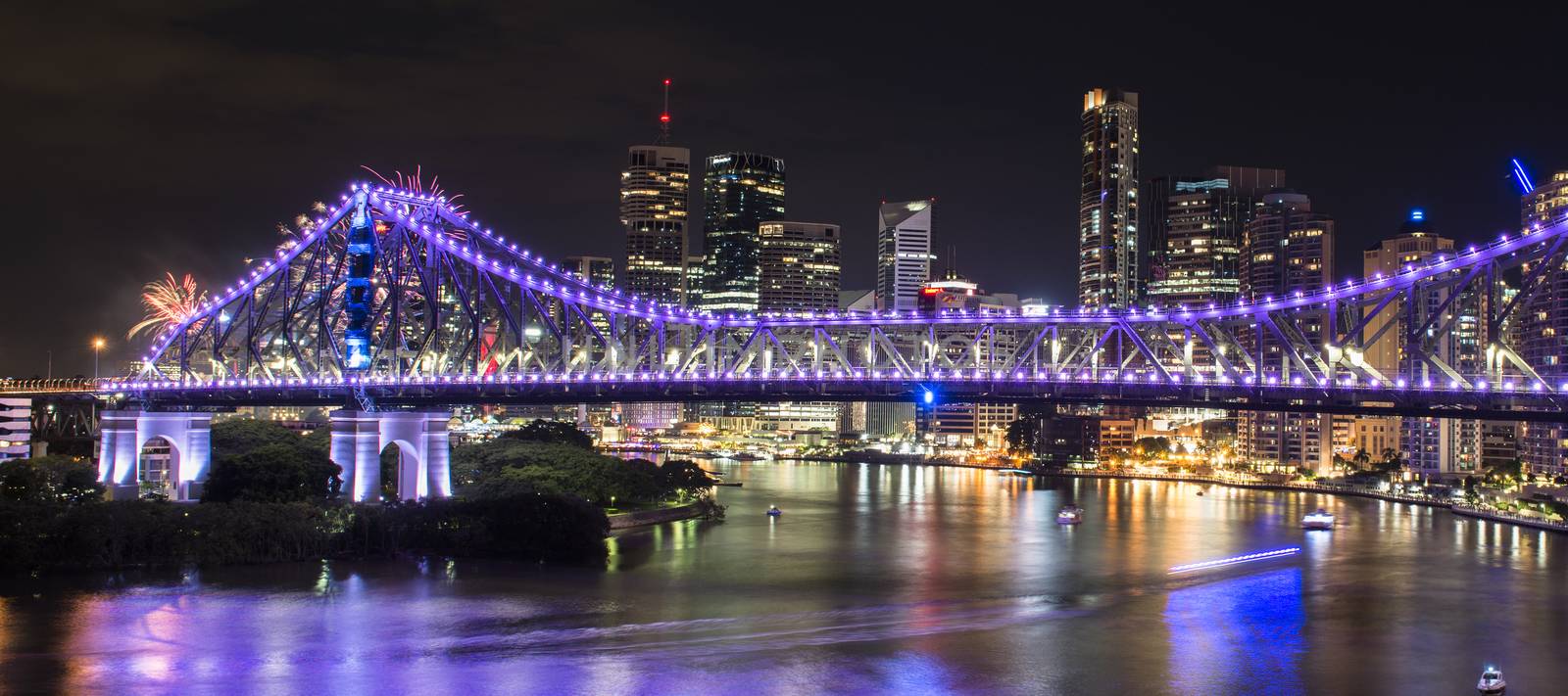 Story Bridge on New Years Eve 2016 in Brisbane by artistrobd