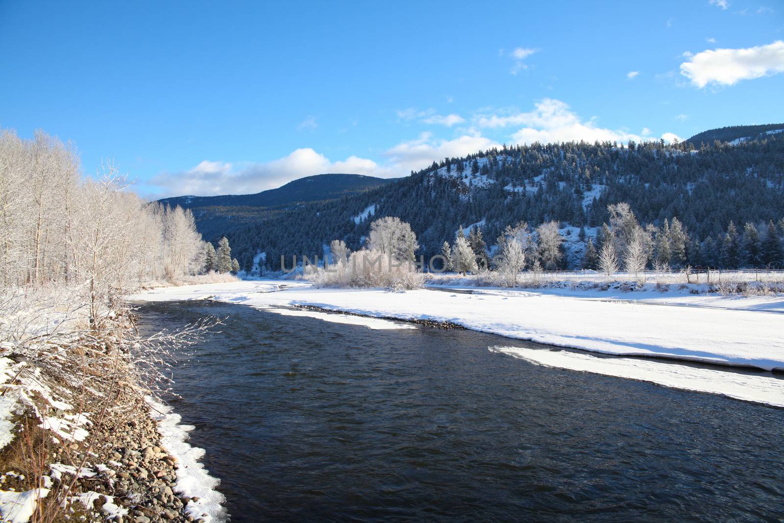 Frozen river by vanell