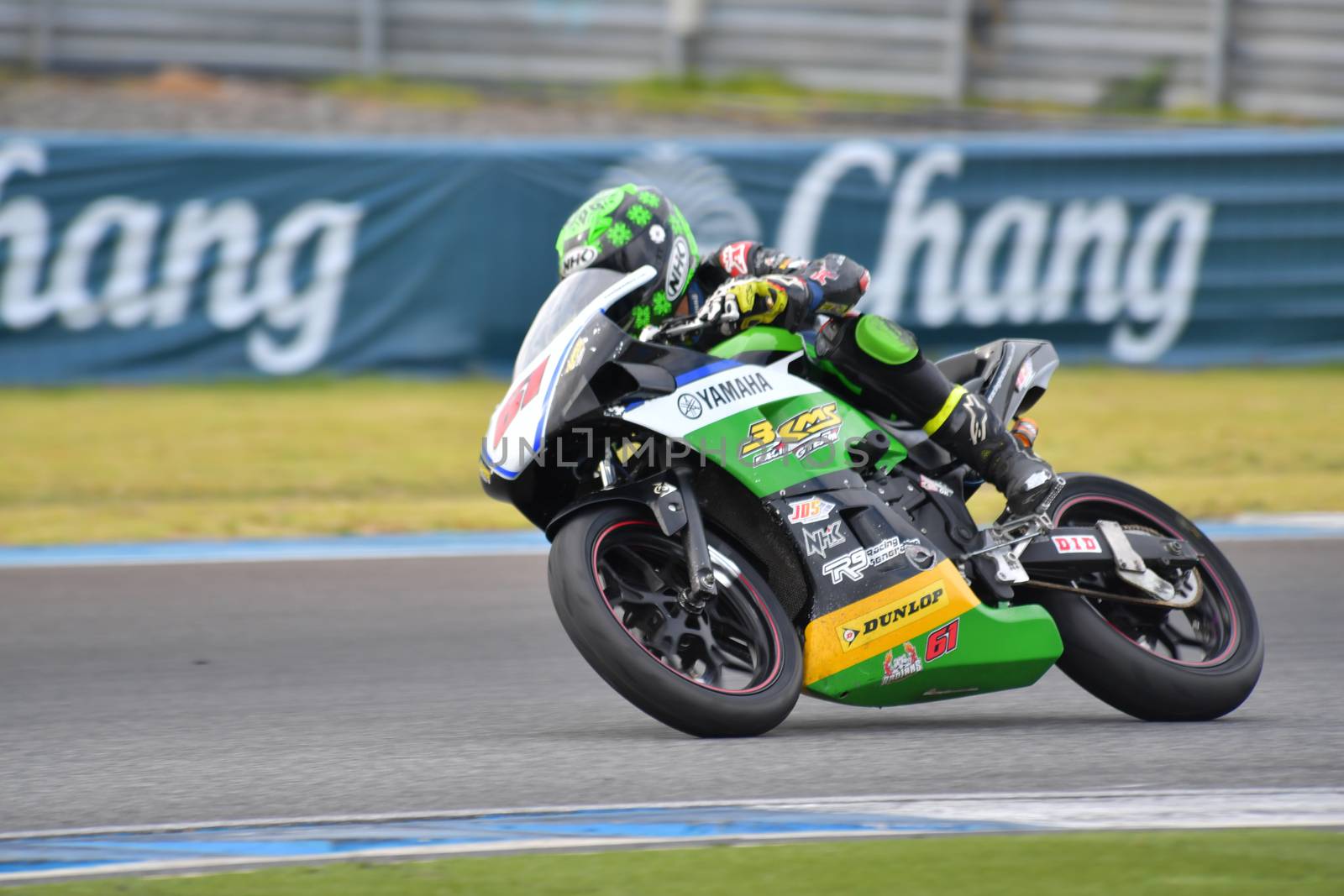 BURIRAM - DECEMBER 4 : Ferlando Herdian of Indian with Yamaha motorcycle of Asia Production 250cc. in Asia Road Racing Championship 2016 Round 6 at Chang International Racing Circuit on December 4, 2016, Buriram, Thailand.