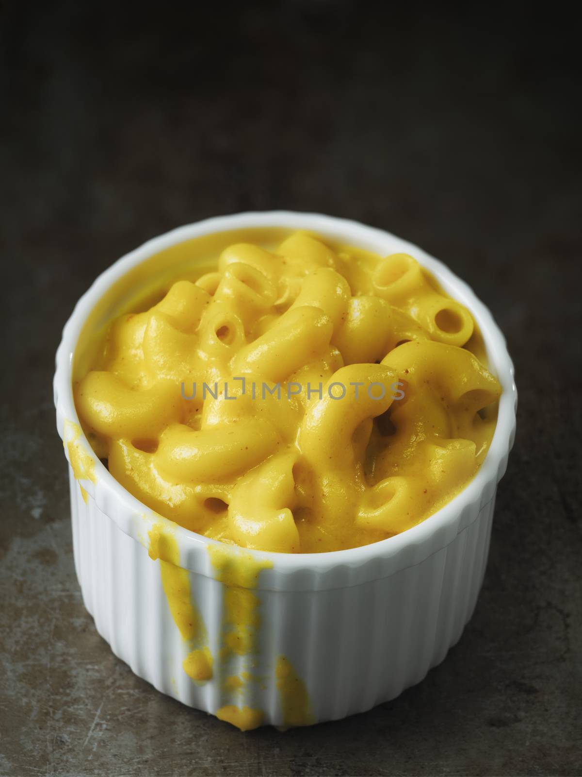 close up of rustic american english macaroni cheese