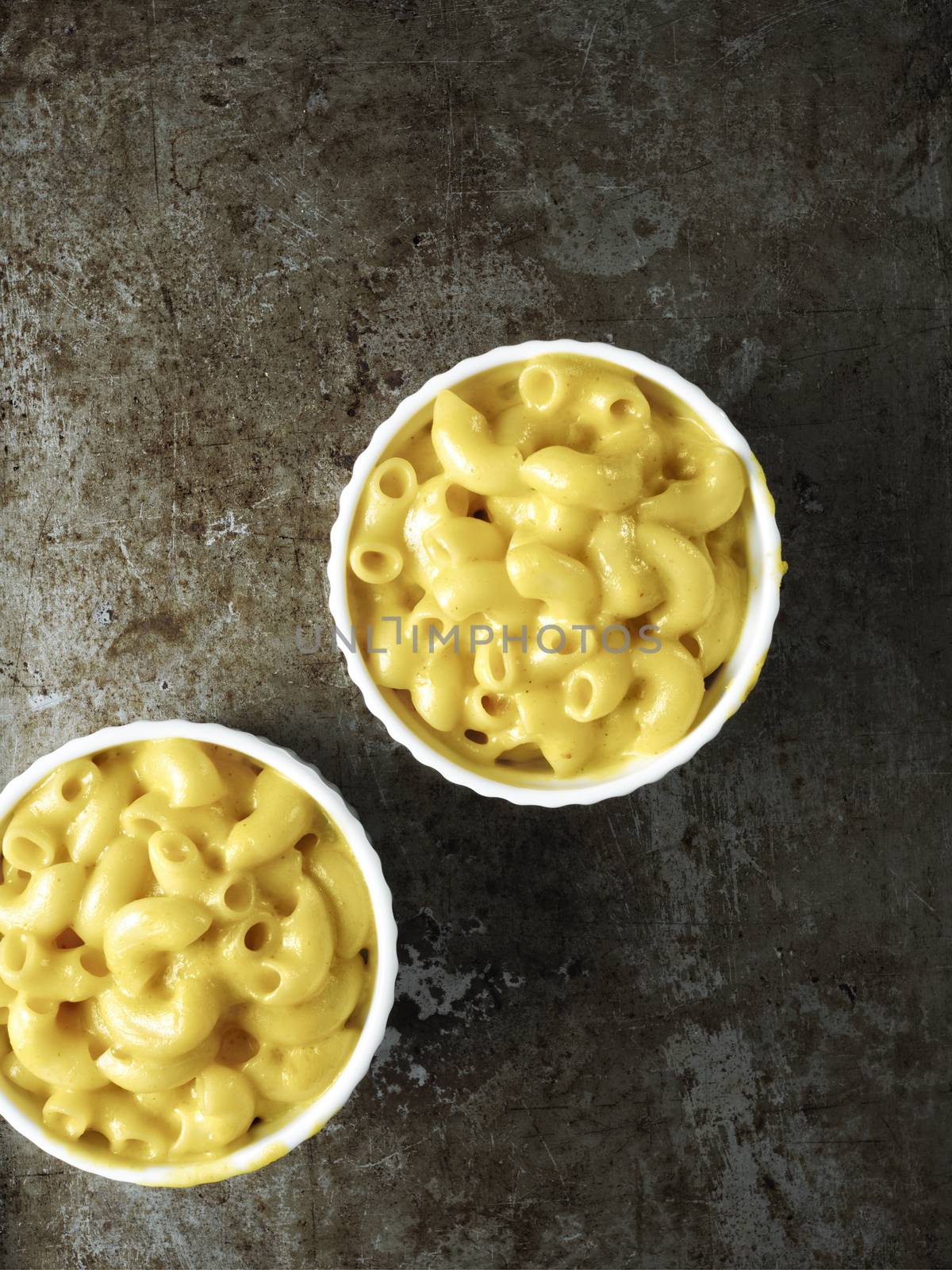 close up of rustic american english macaroni cheese