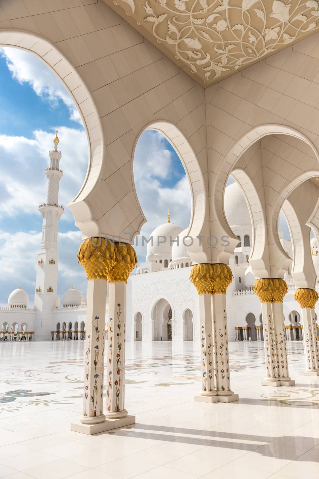 View of Sheikh Zayed Grand Mosque in Abu Dhabi, United Arab Emirates.