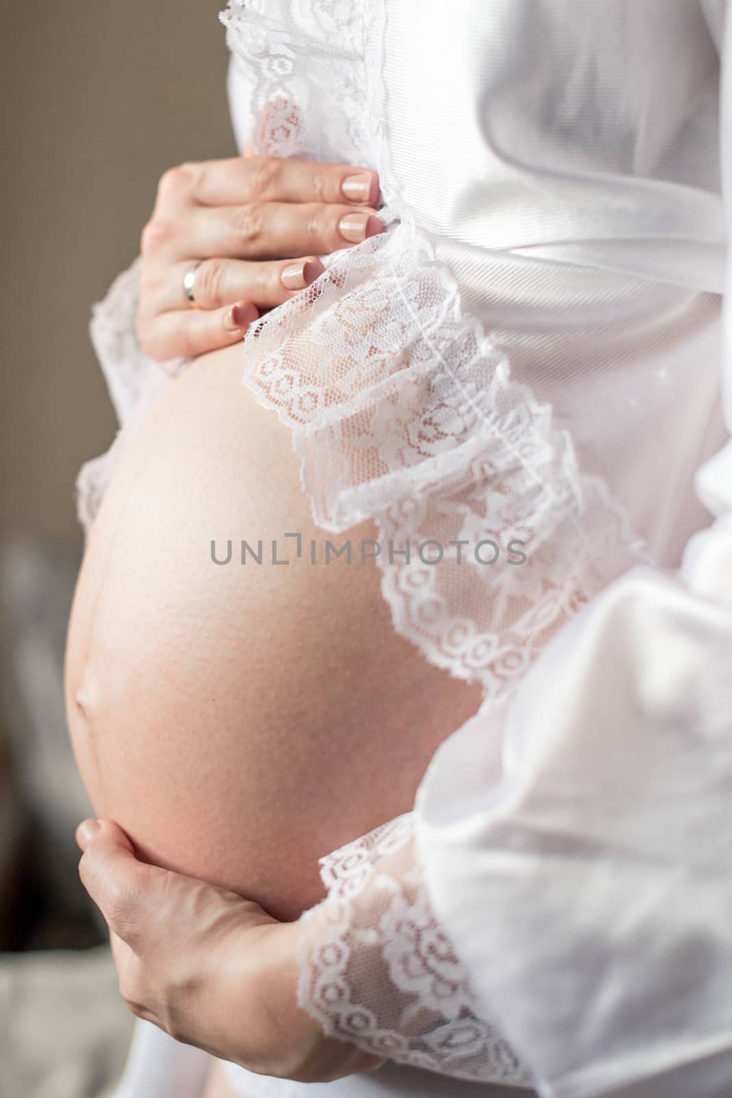 Portrait of pregnant woman by okskukuruza