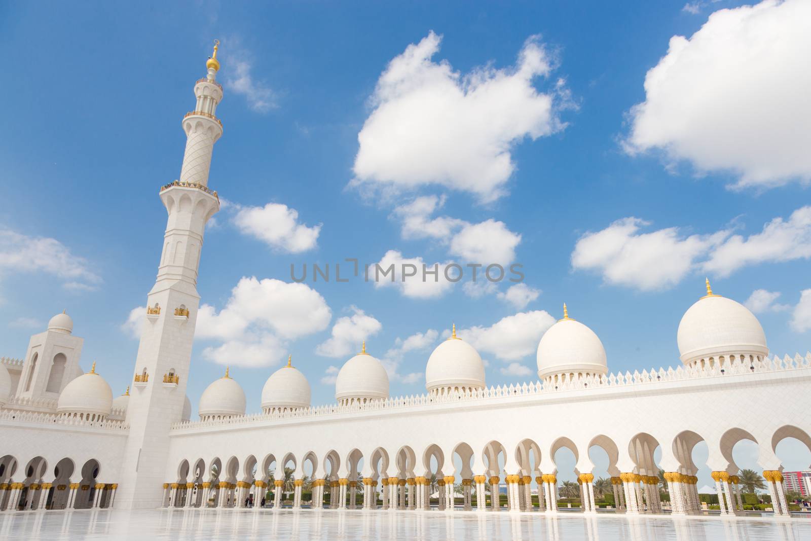 Architectural detail of Sheikh Zayed Grand Mosque in Abu Dhabi, United Arab Emirates.