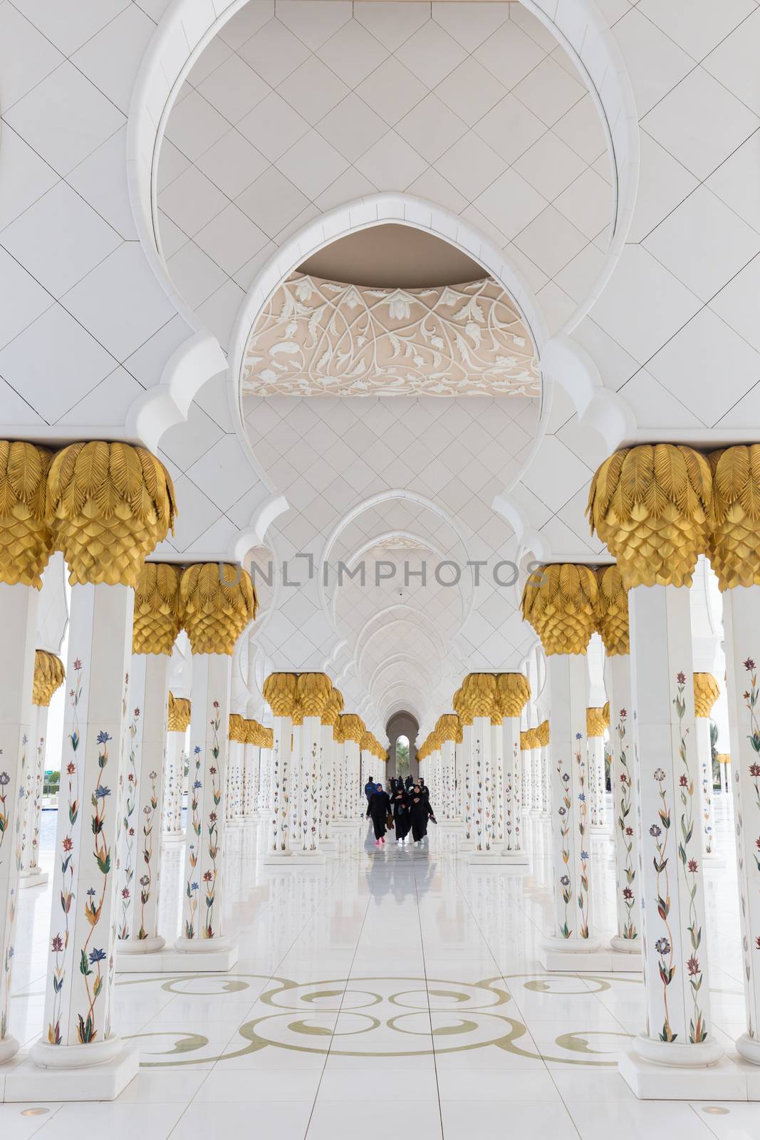 Magnificent interior of Sheikh Zayed Grand Mosque in Abu Dhabi, UAE. by kasto