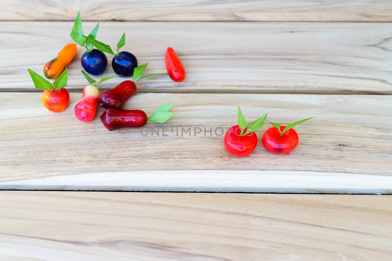 Thai Sweet Bean Confections plating on wooden table