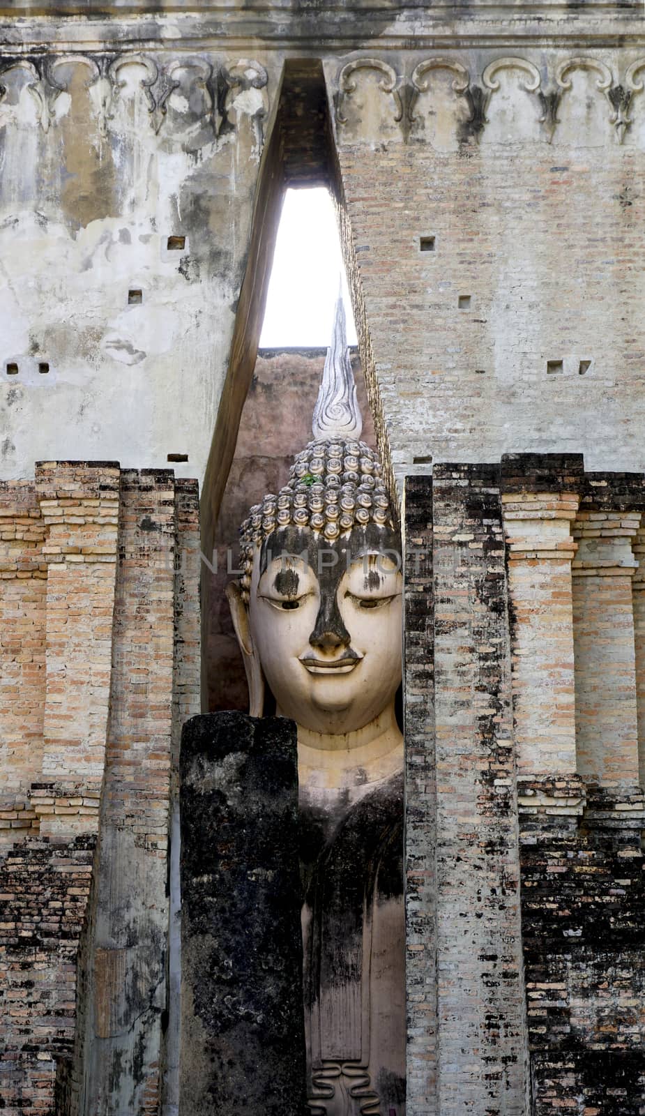 Historical Park Wat Sri chum temple center approach Sukhothai world heritage