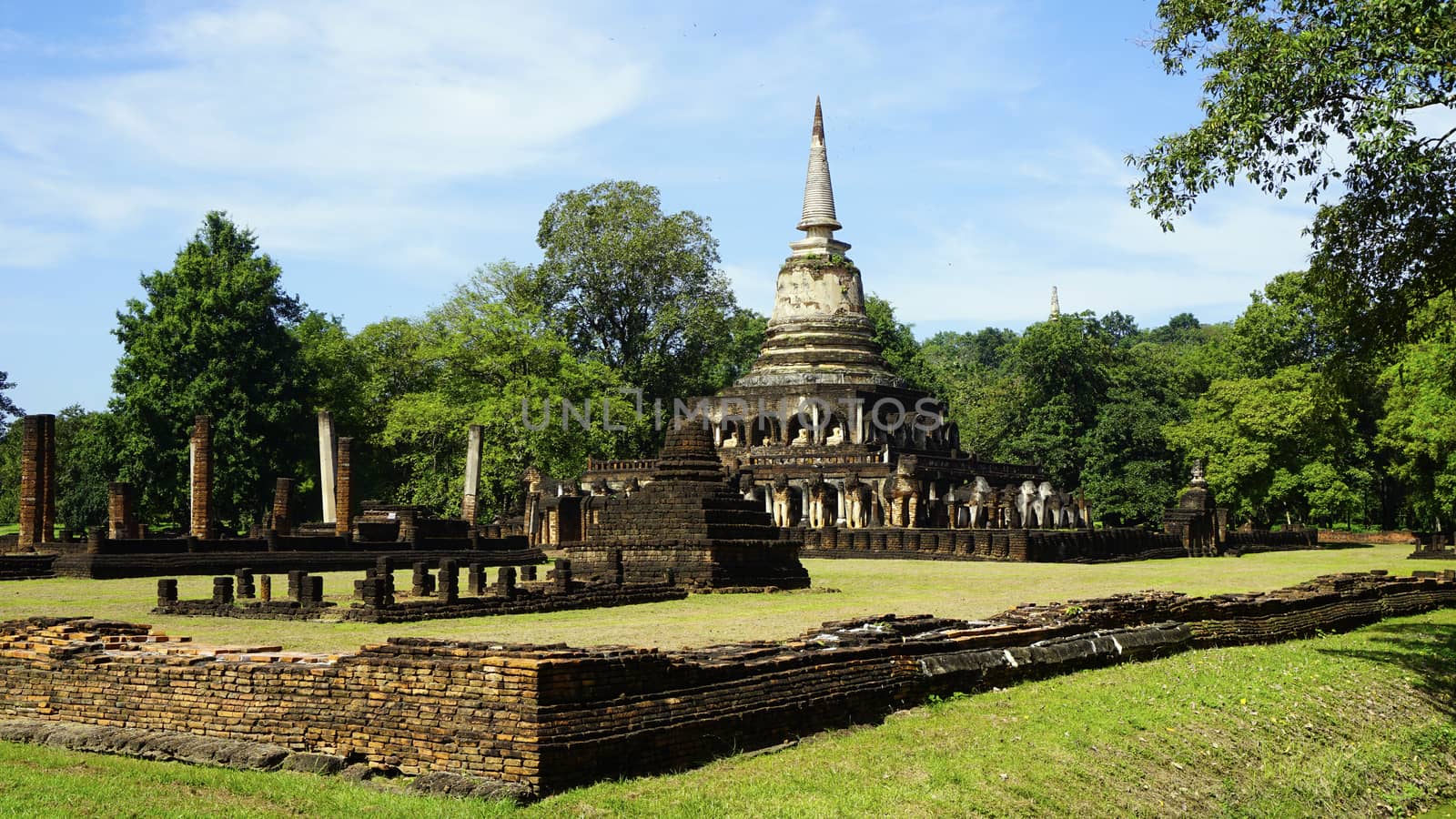 Historical Park Wat chang lom temple landscape by polarbearstudio