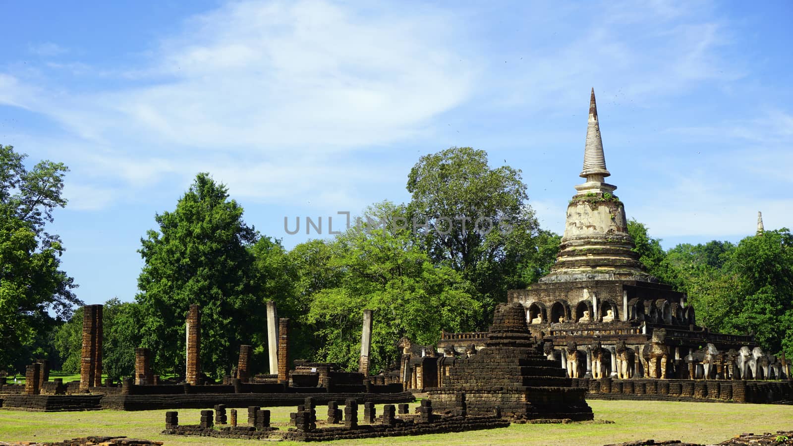 Historical Park Wat chang lom temple landscape by polarbearstudio