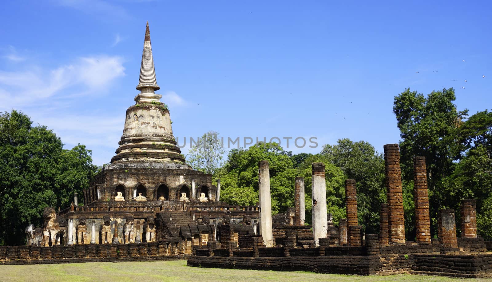 Historical Park Wat chang lom temple overall perspective in Sukhothai world heritage