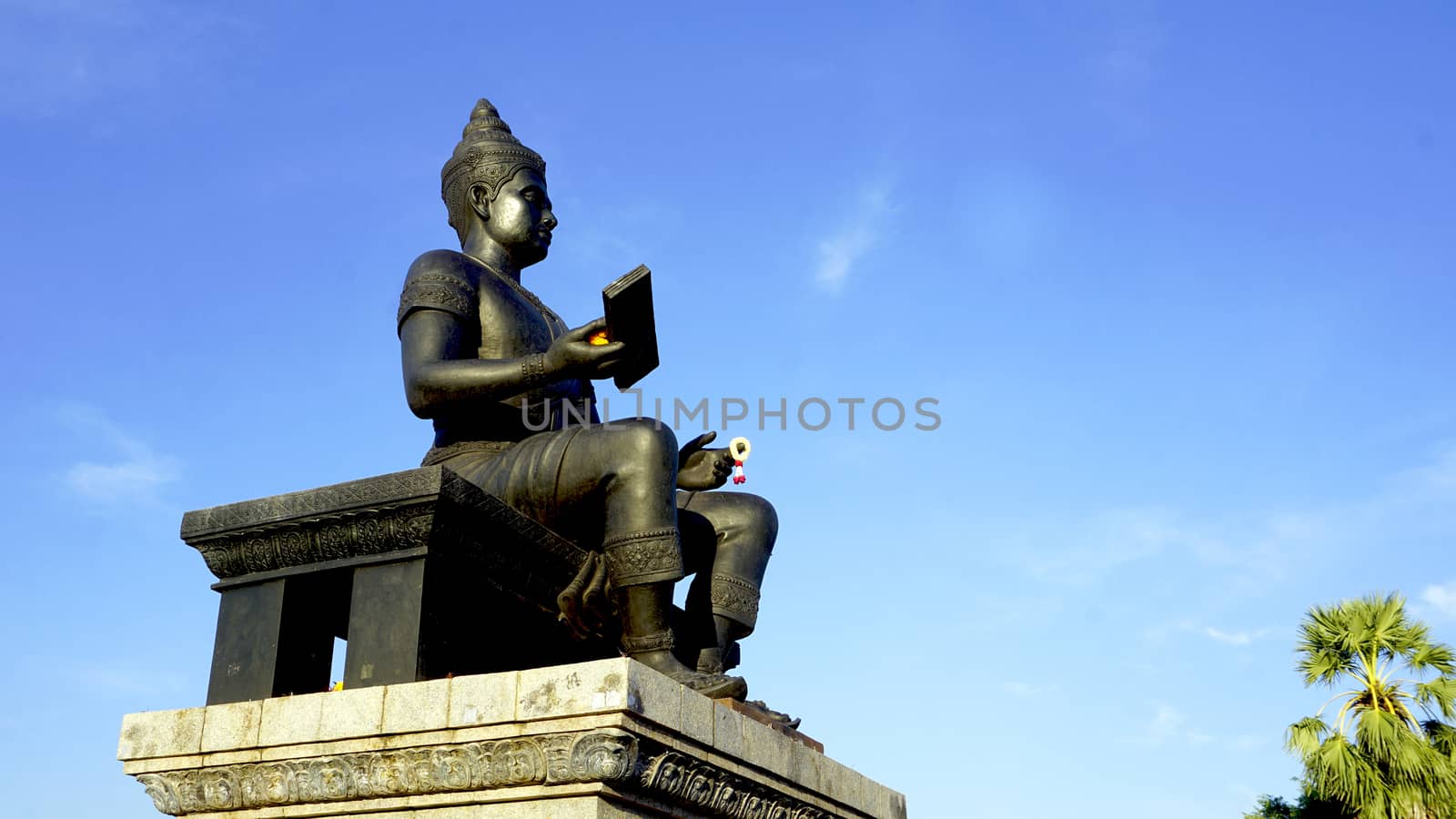 king of sukhothai statue side view in Historical park 