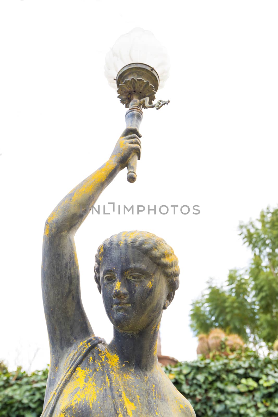 Lady bronze statue by noimagination
