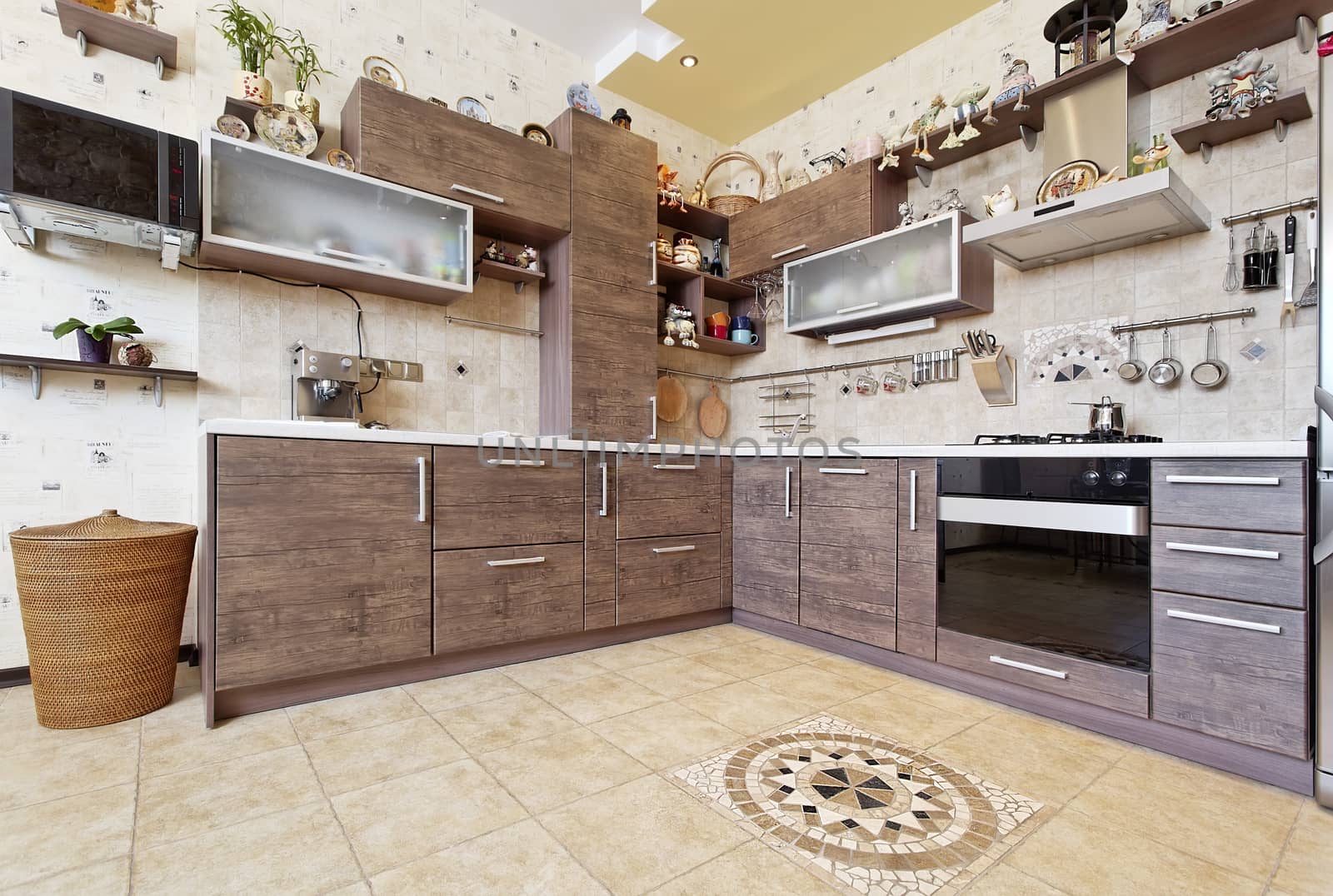 Beautiful wooden country style kitchen with decors by RawGroup