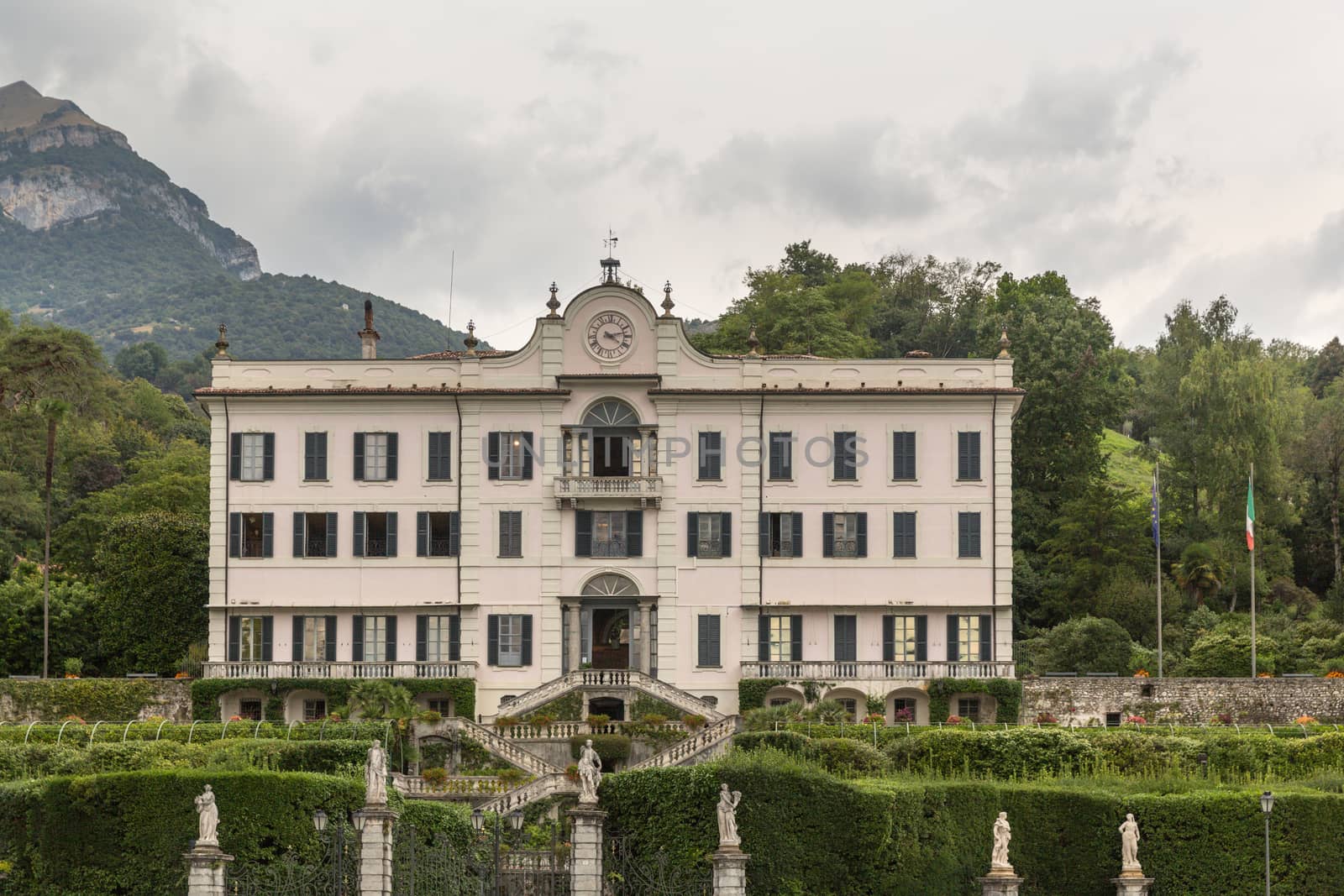 Luxury villa on the edge of Lake Como in Italy