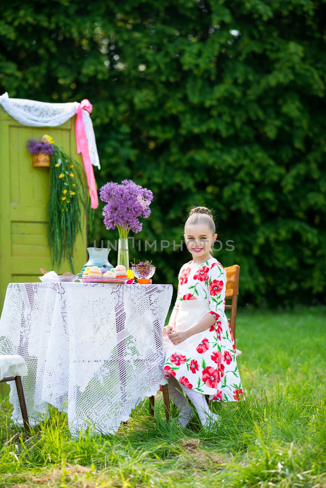 beautiful girl has breakfast by okskukuruza