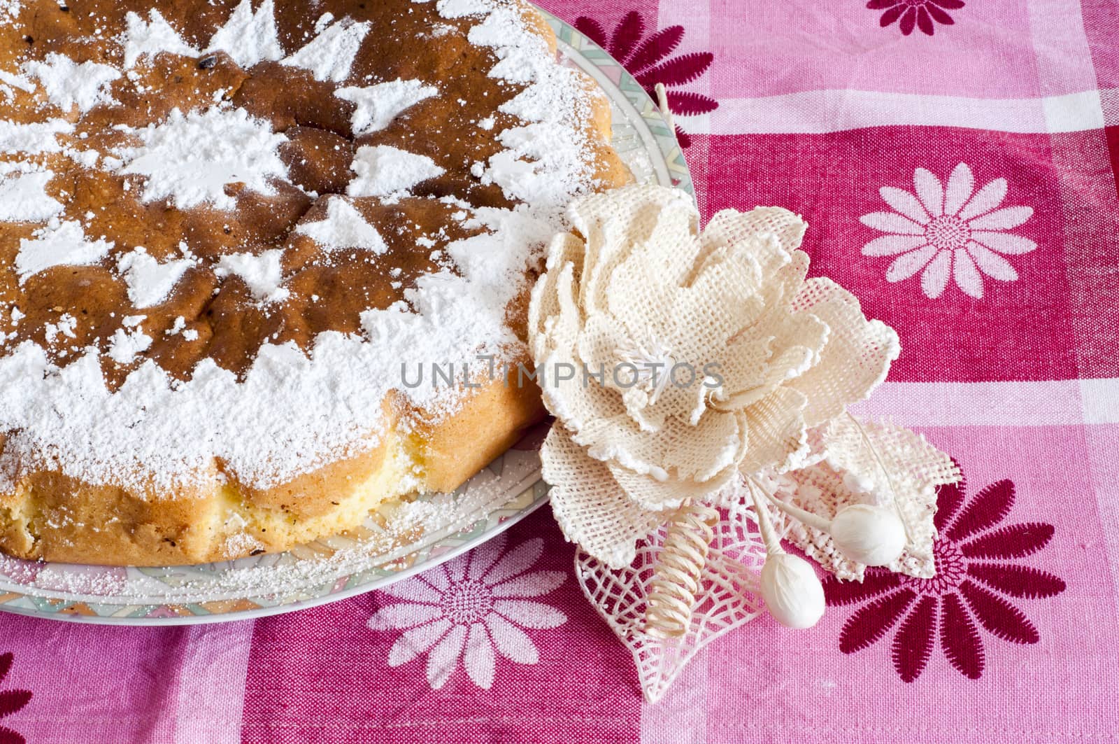 paradise cake decorated with icing sugar for valentine