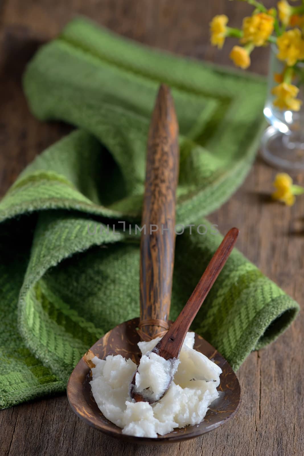 coconut oil on the wooden spoon