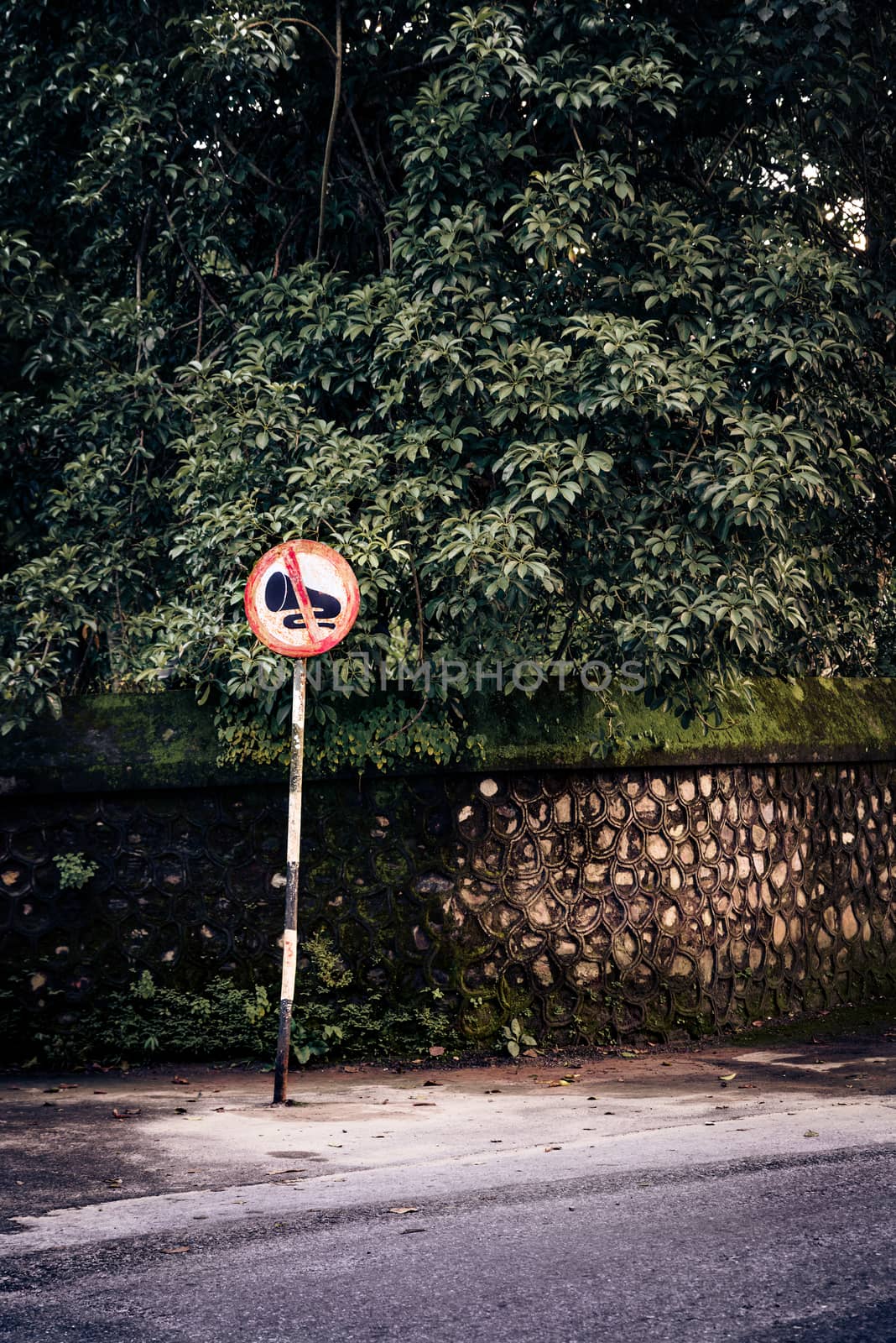 No car horn sign in Pokhara, Nepal