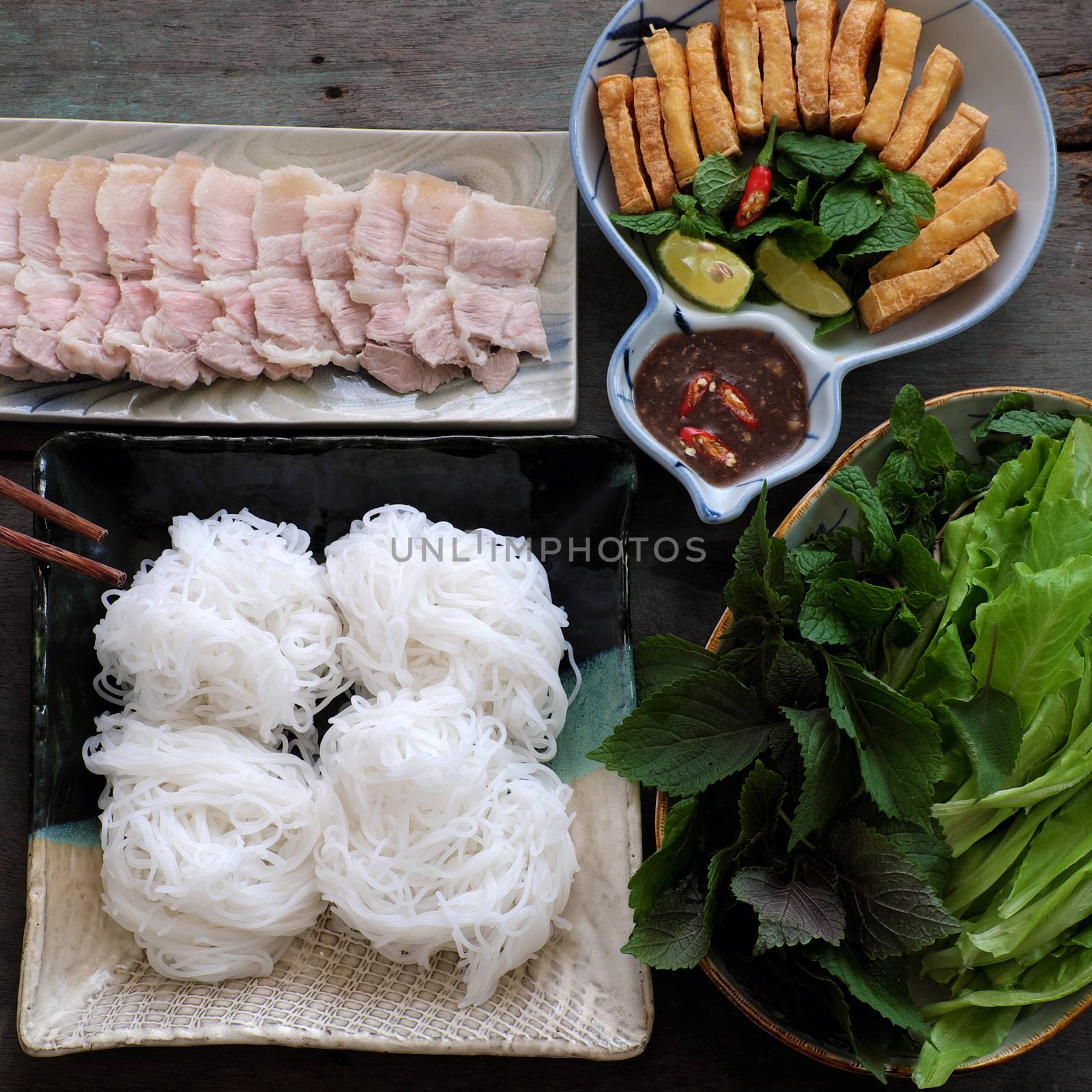 Vietnamese food, bun dau mam tom by xuanhuongho