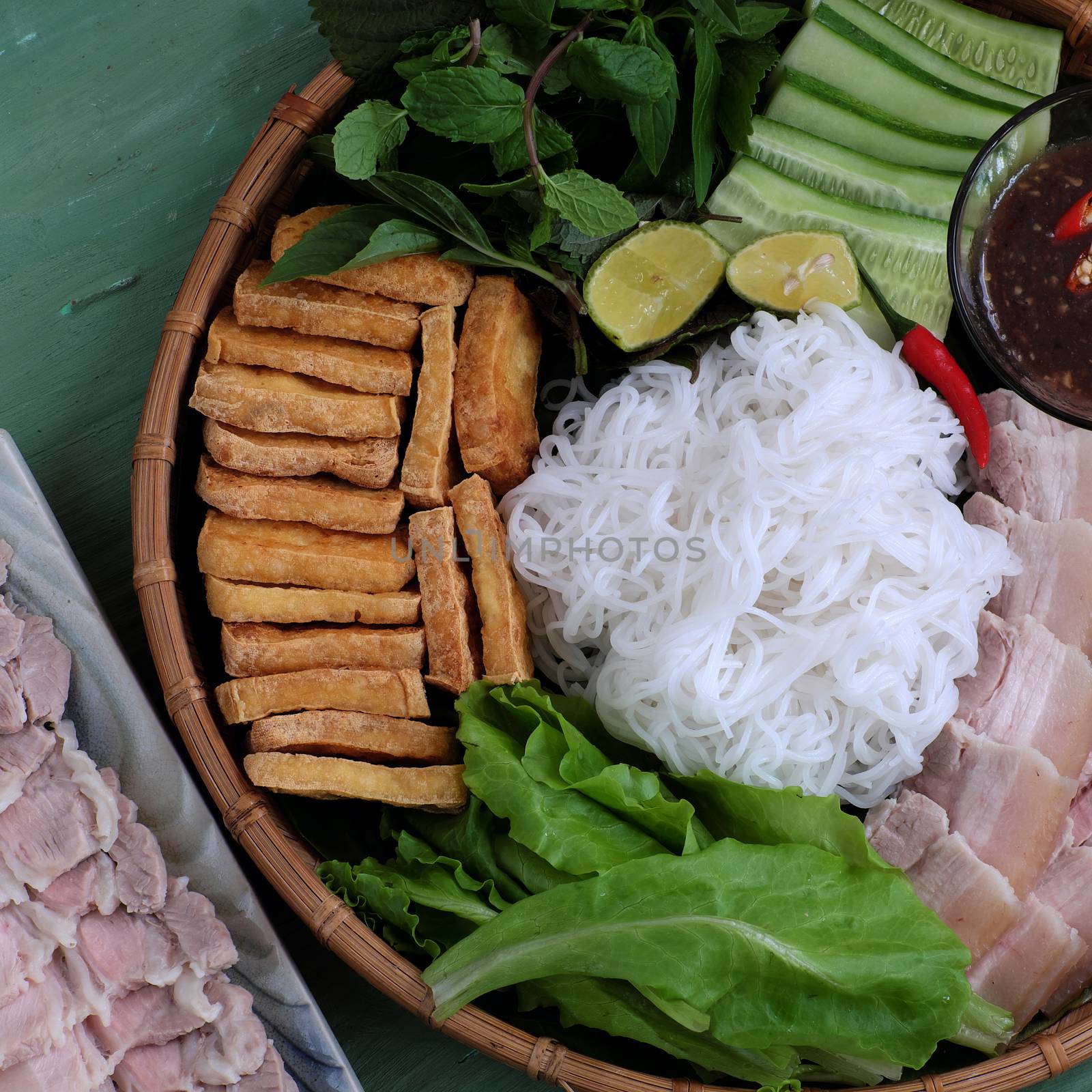 Vietnamese food, bun dau mam tom by xuanhuongho