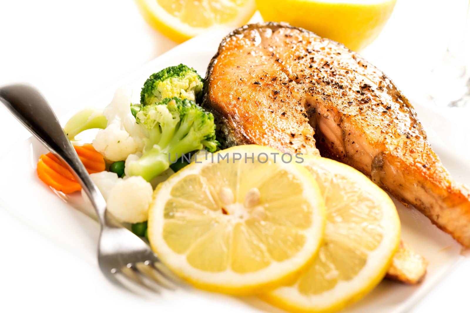 Grilled salmon and vegetables