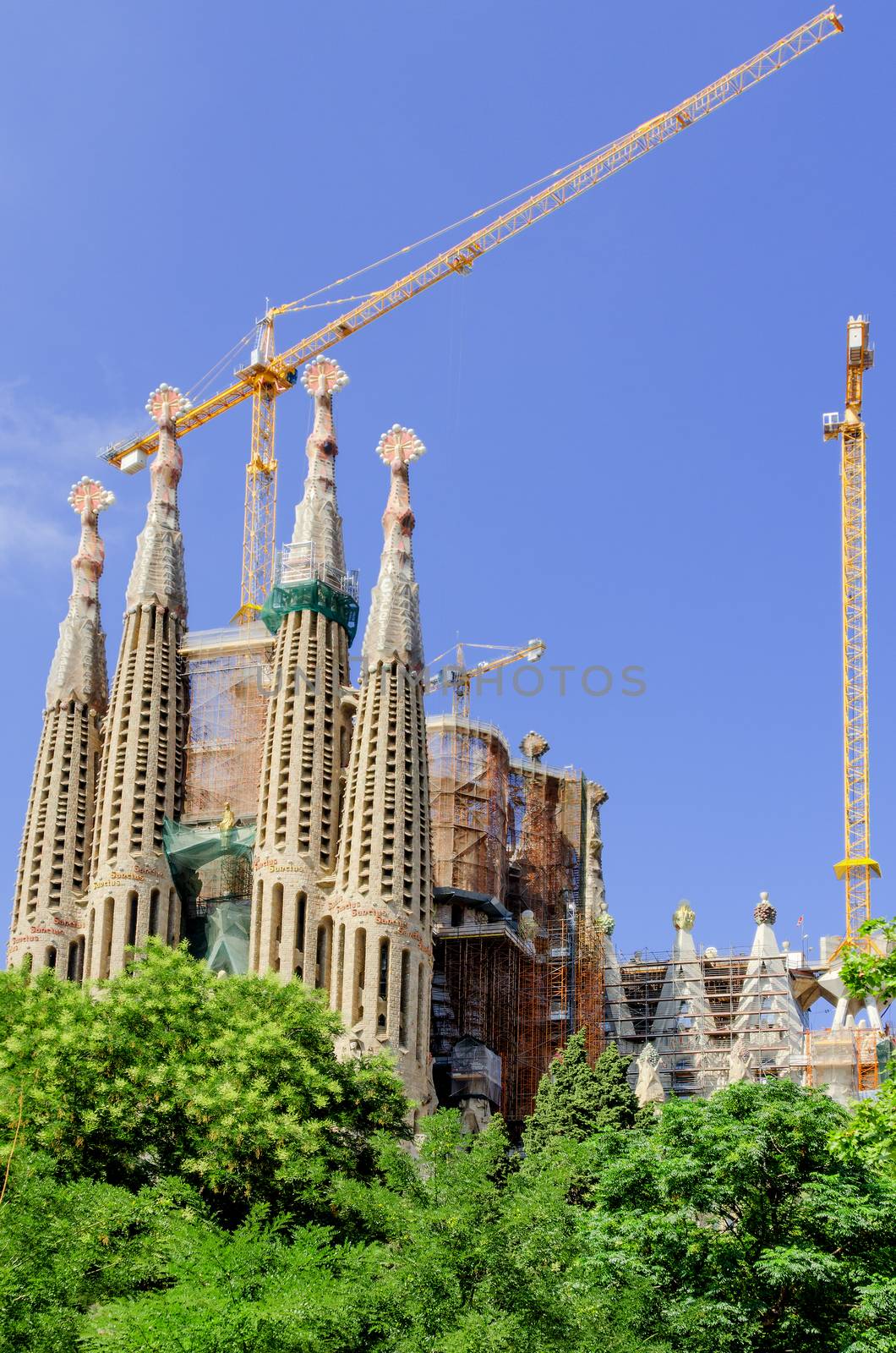 Sagrada Familia under construction by Nanisimova