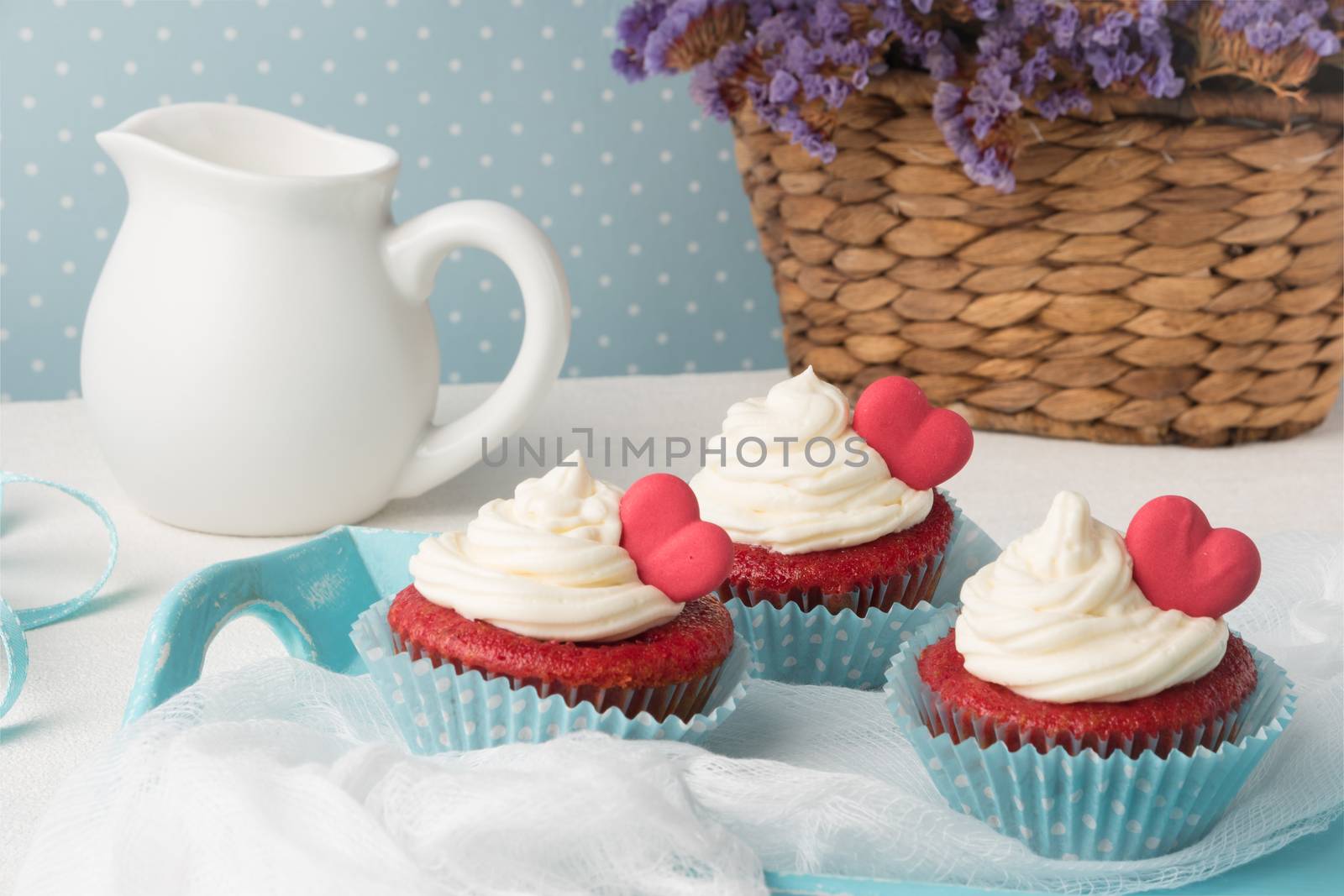 Heart cupcakes for Valentine's Day by AnaMarques
