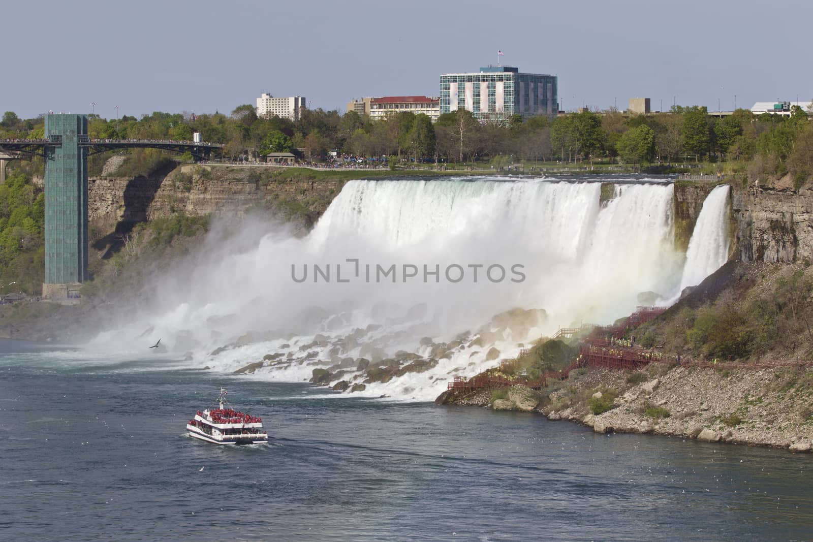 Beautiful photo of the amazing Niagara waterfall and a ship by teo