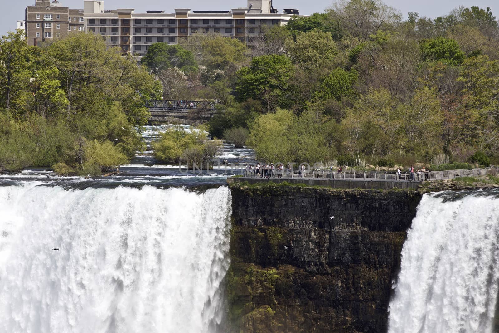 Beautiful close picture with the amazing Niagara waterfall US side by teo