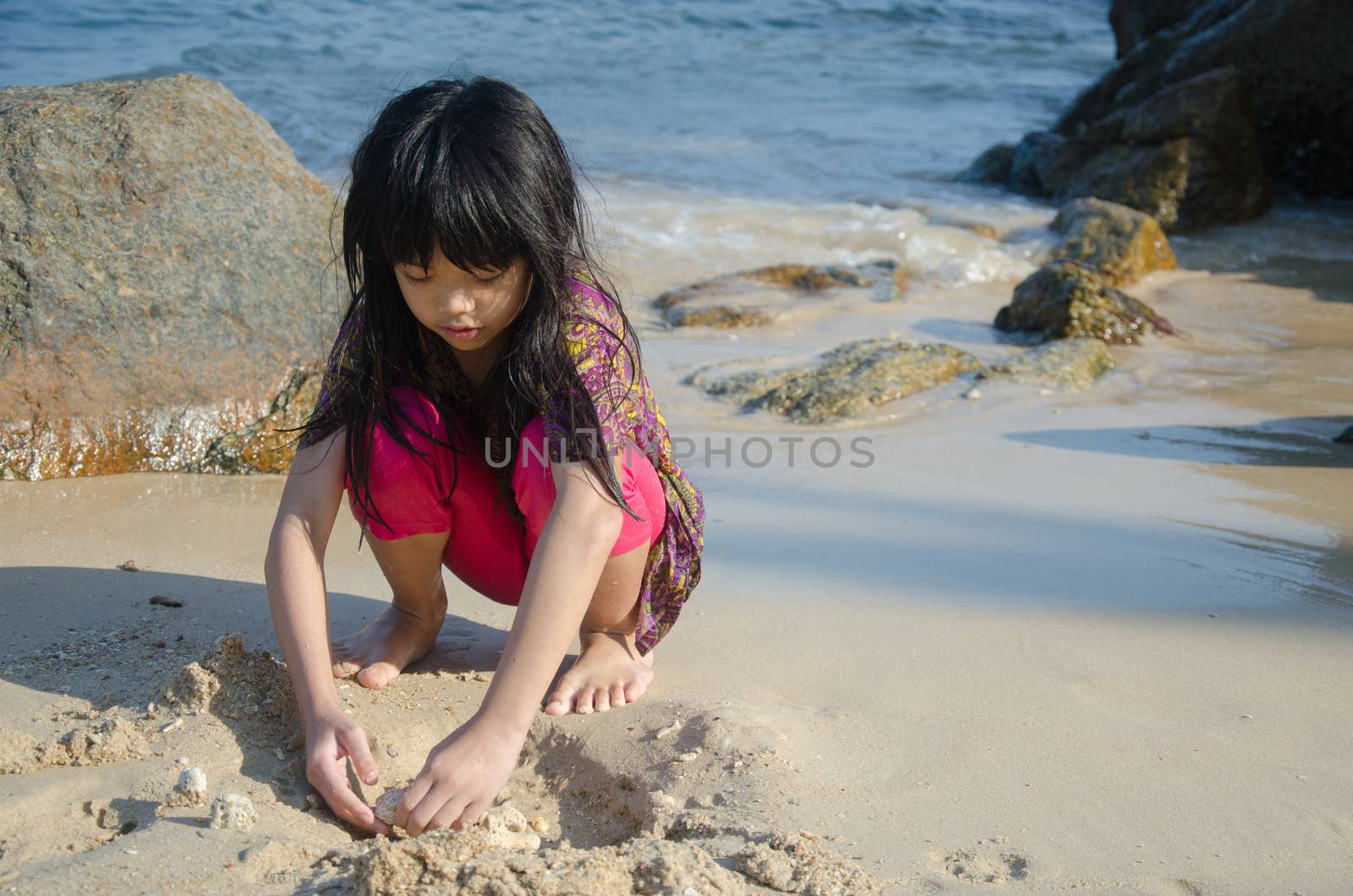 Girl playing the beach by aoo3771