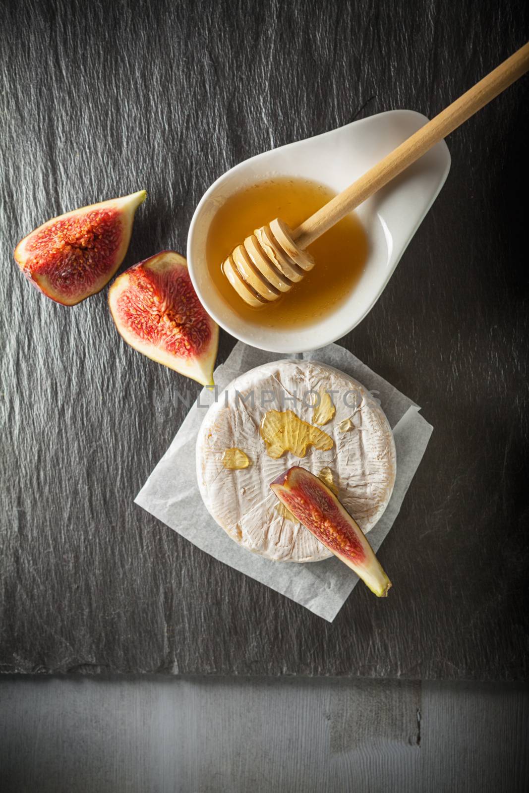 Brie with Figs by supercat67