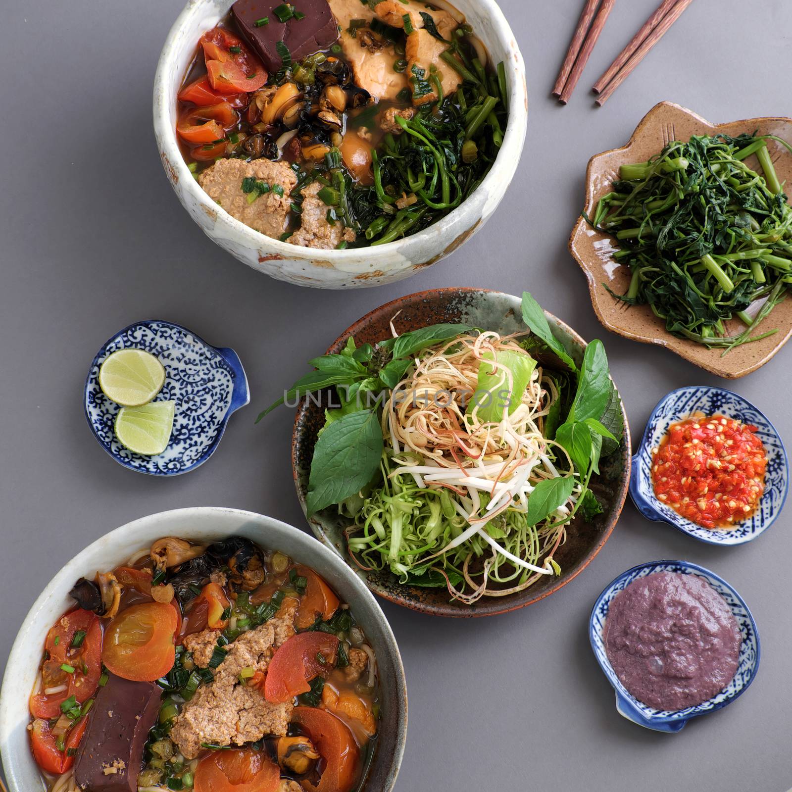 Vietnamese food, bun rieu and canh bun by xuanhuongho