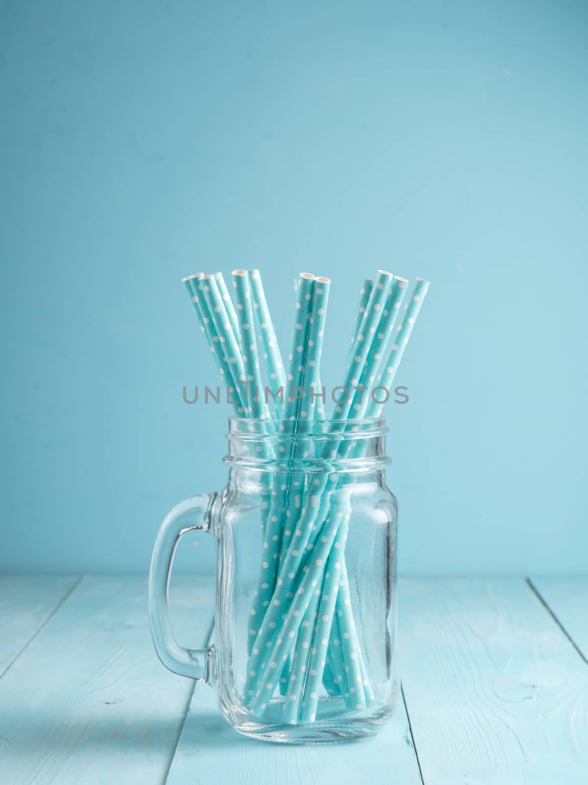 Mason jars with yellow paper straws and cap. Ideal for summer drinks and smoothies. by fascinadora