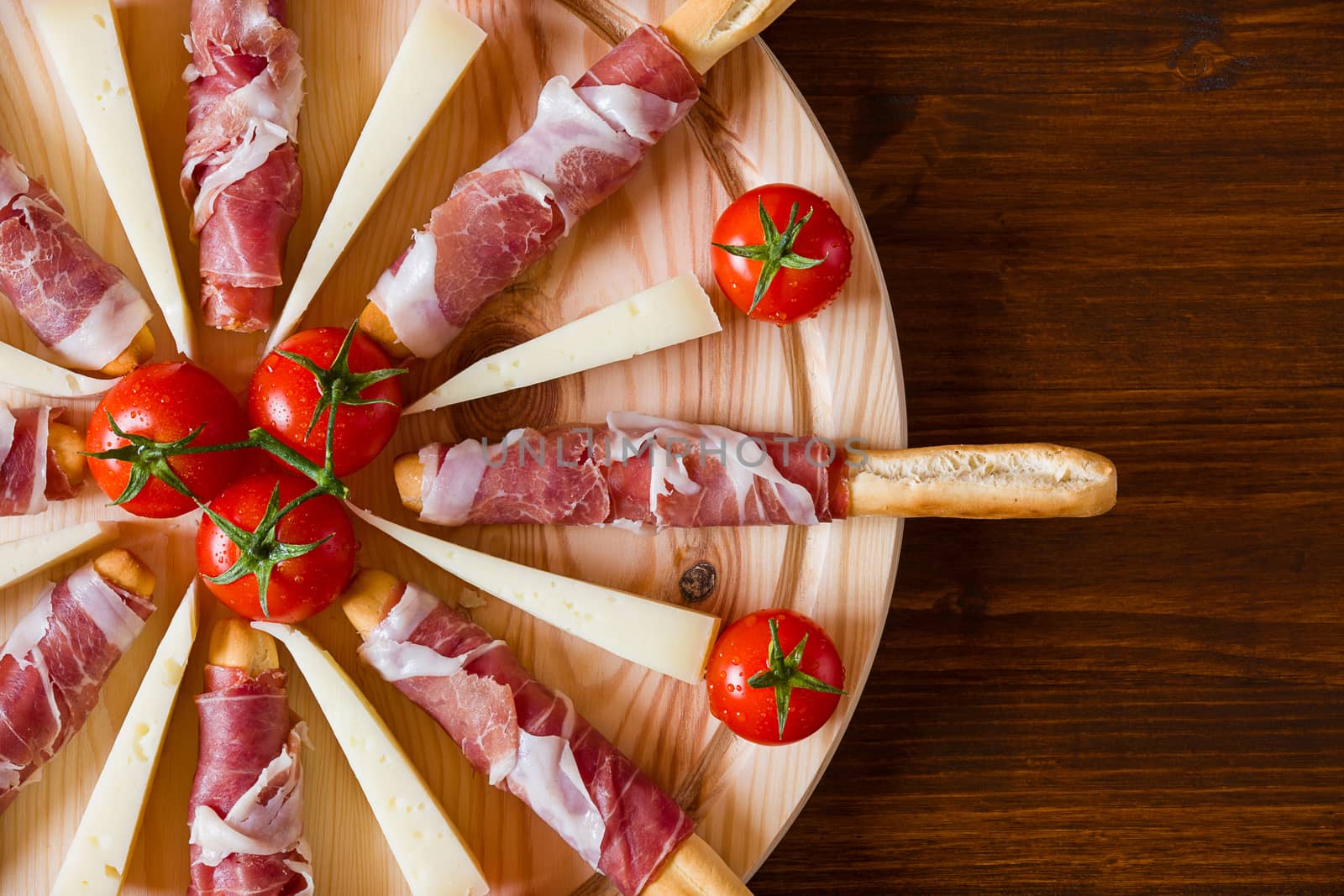 Close up of a typical Italian cutting board seen from above
