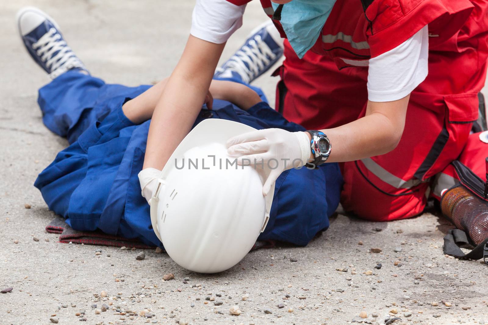 First aid after work accident by wellphoto