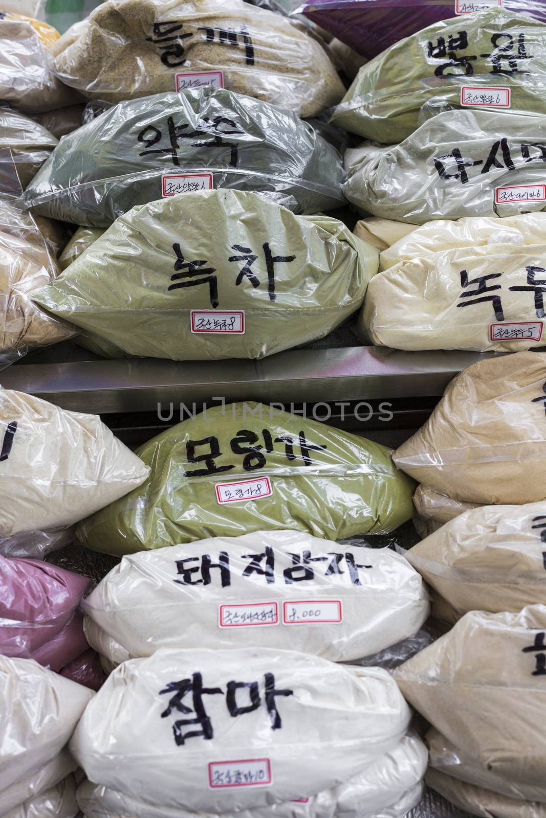 Spices in korean market by mariusz_prusaczyk