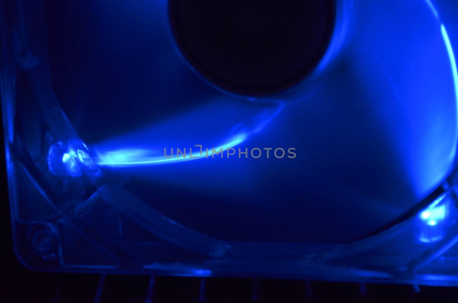 Fan blades of computer processor cooler. by romeocharly