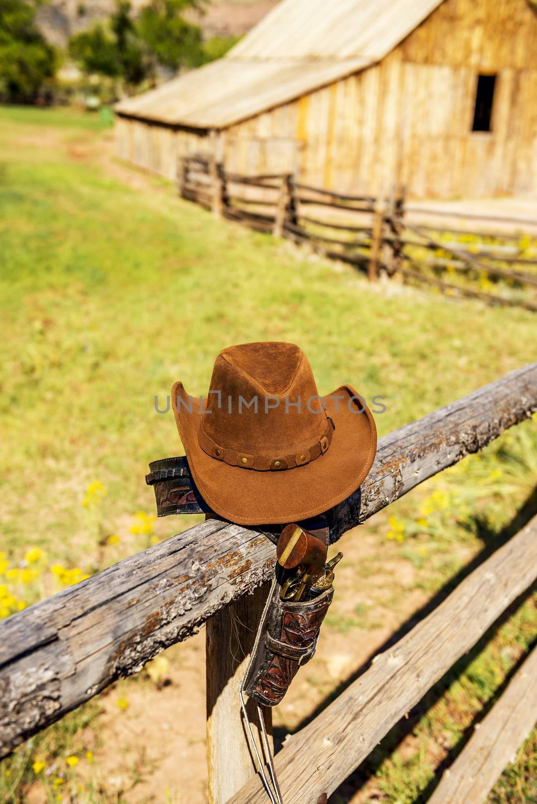 hat and gun in the far west, western spirit